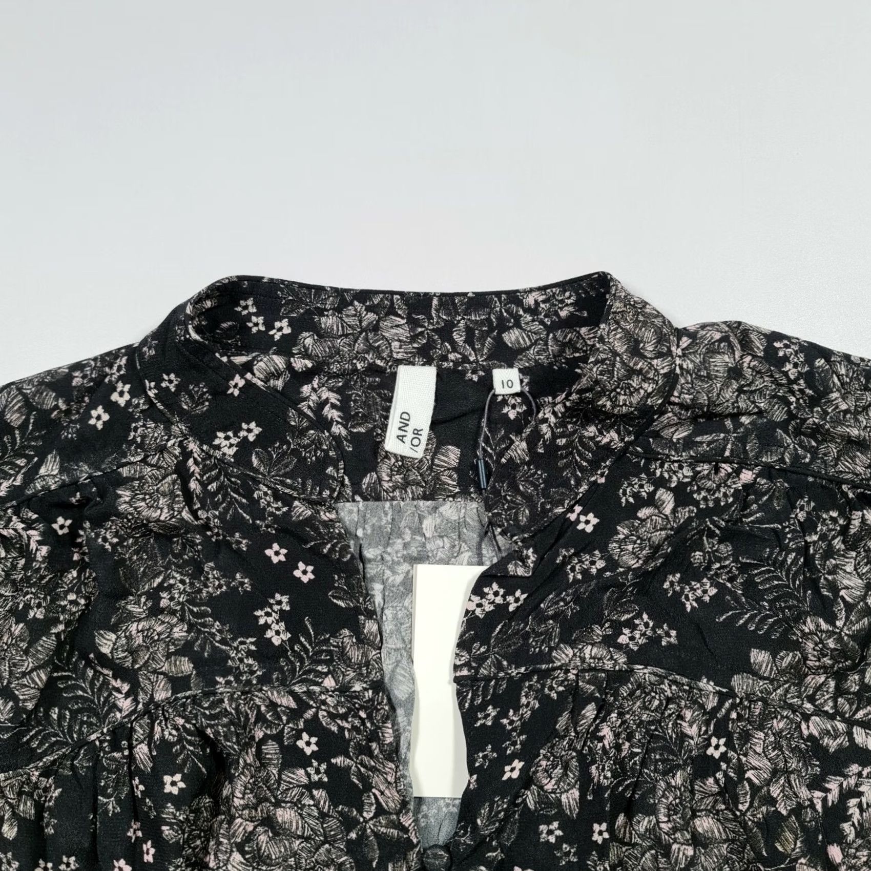 Vintage AND/ OR Womens Shirt Black 10 Floral 3/4 Sleeves Button Up Top V-Neck Relaxed Fit Size L / US 10 / IT 46 - 2 Thumbnail