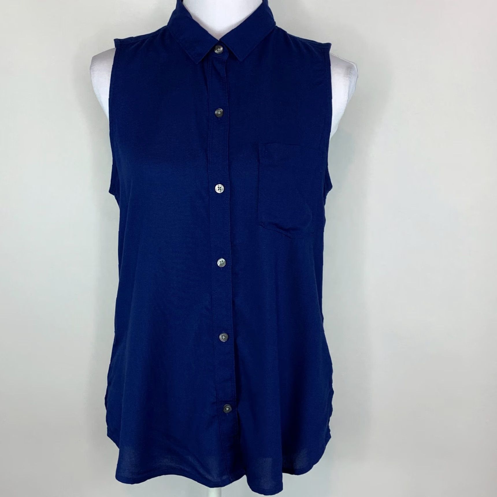 Vintage SO So Perfect Shirt Womens M Button-Up Sleeveless Dark Blue Relaxed 100% Rayon Size M / US 6-8 / IT 42-44 - 2 Thumbnail