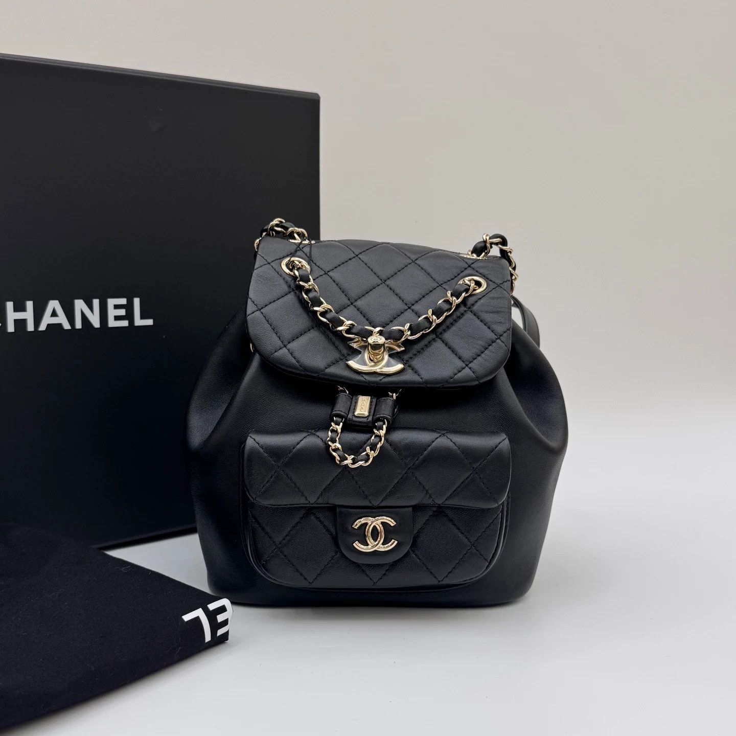 Chanel Pre-loved Bag Very good condition Size ONE SIZE - 1 Thumbnail