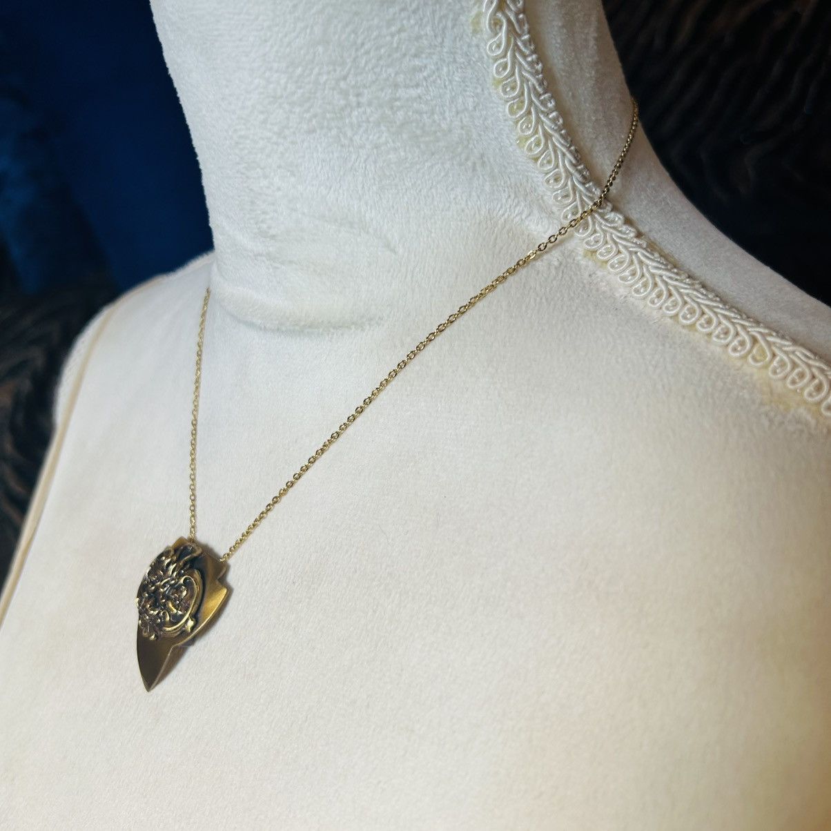 Handmade Handcrafted antique belt buckle pendant on chain necklace Size ONE SIZE - 3 Thumbnail