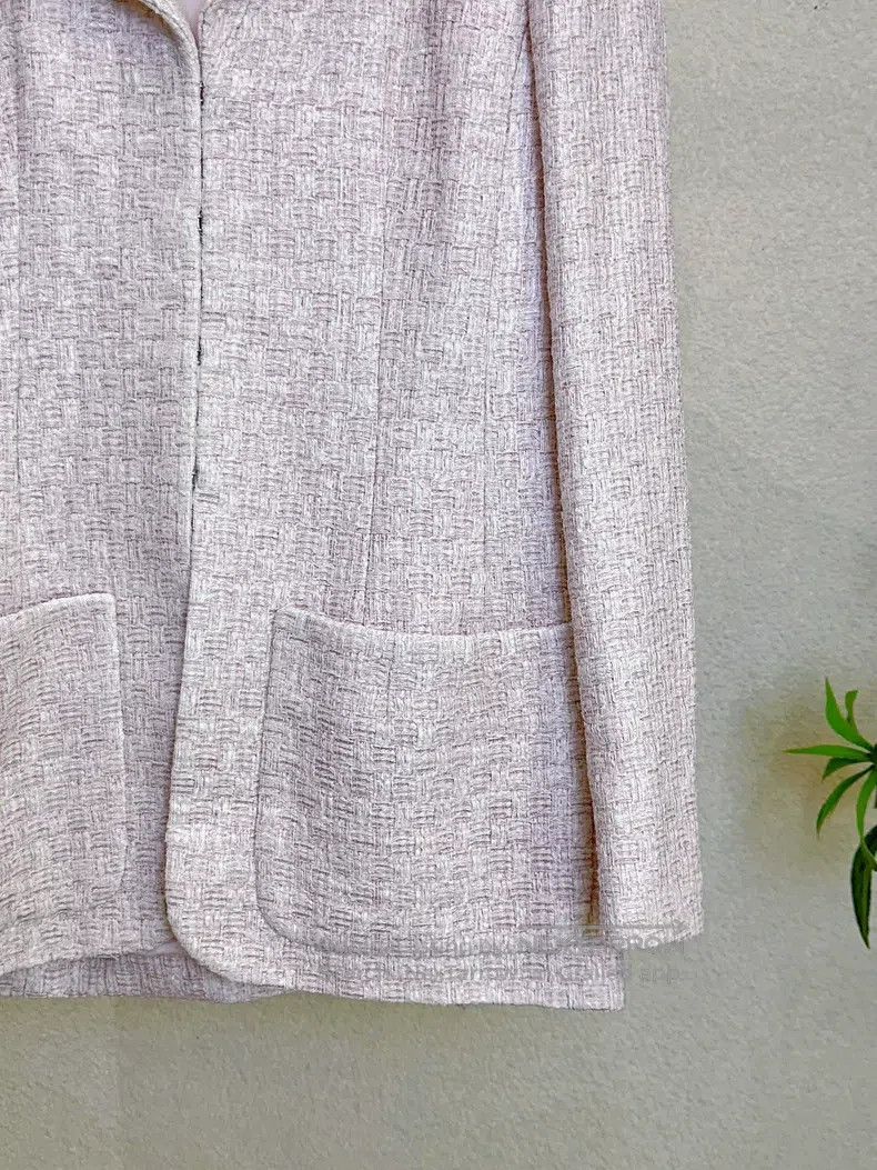 Chanel Chanel Airport show pink knitted suit jacket Size XS / US 0-2 / IT 36-38 - 4 Thumbnail