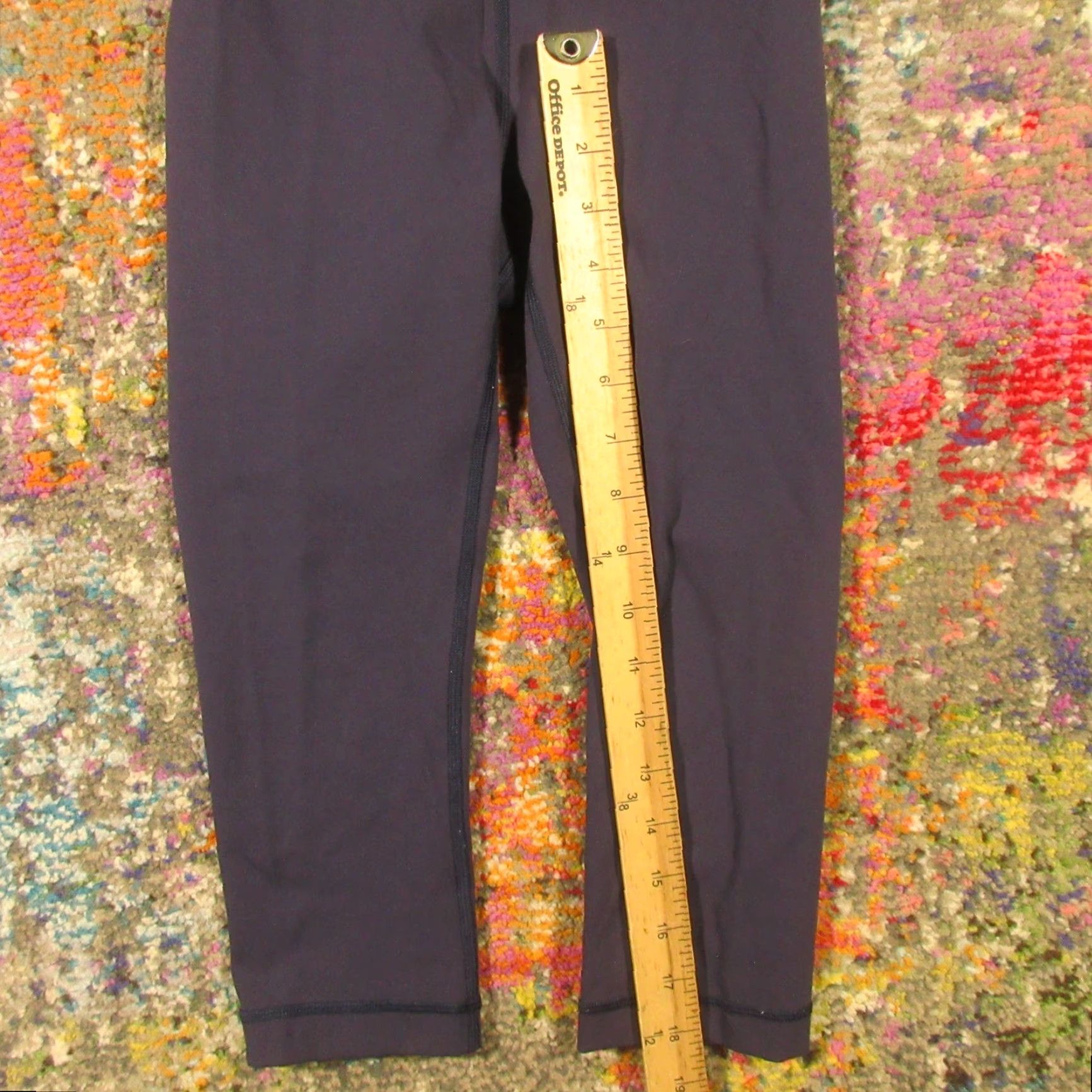 Lululemon VINTAGE Lululemon Cropped Leggings Woman’s 2 Navy Blue Yoga Stretch Pants EUC Size 26" / US 2 / IT 38 - 6 Thumbnail
