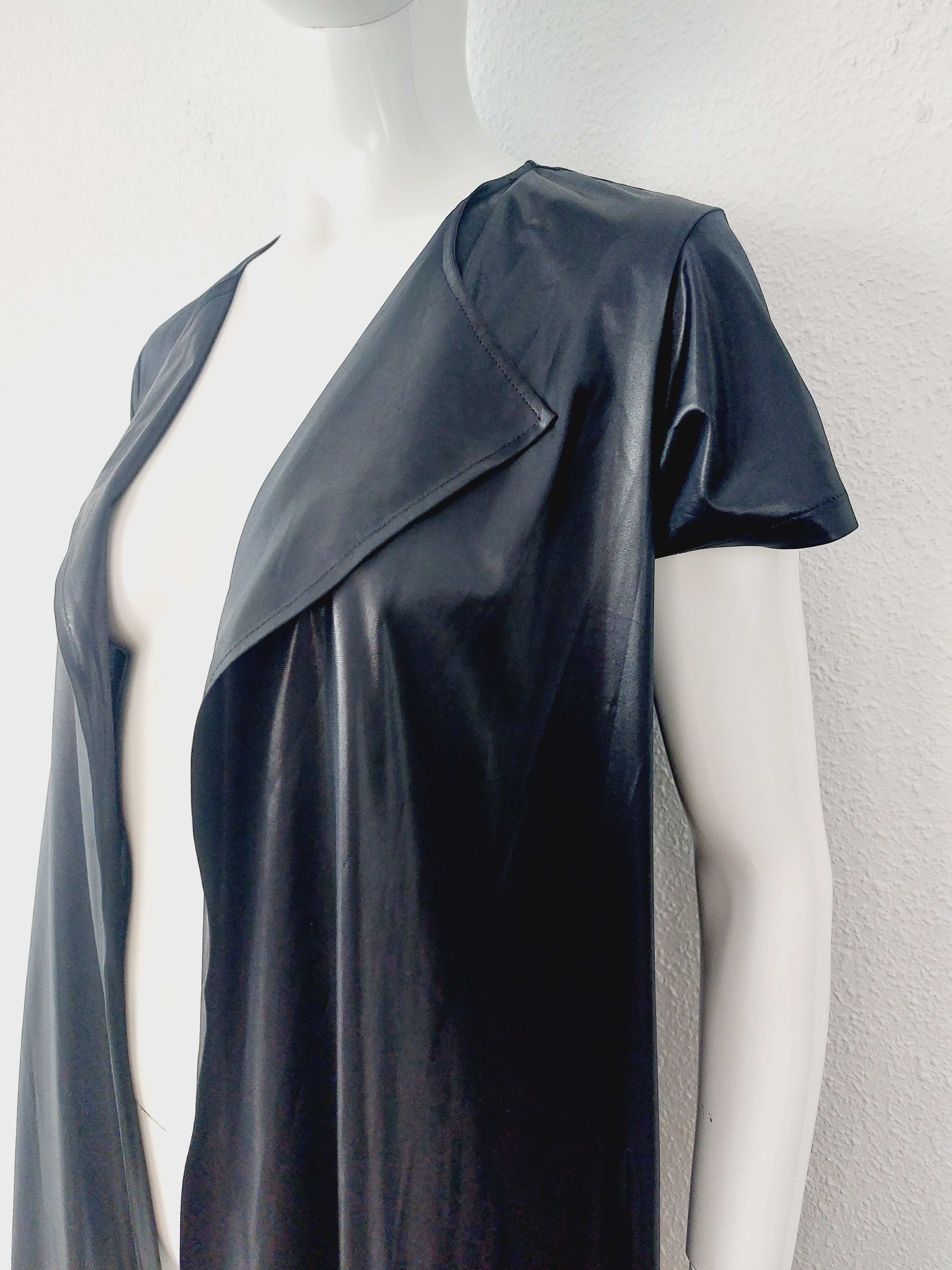 Yohji Yamamoto Vintage Yohji Yamamoto Black Shiny Cape Japan Coat Size US XS / EU 42 / 0 - 5 Thumbnail