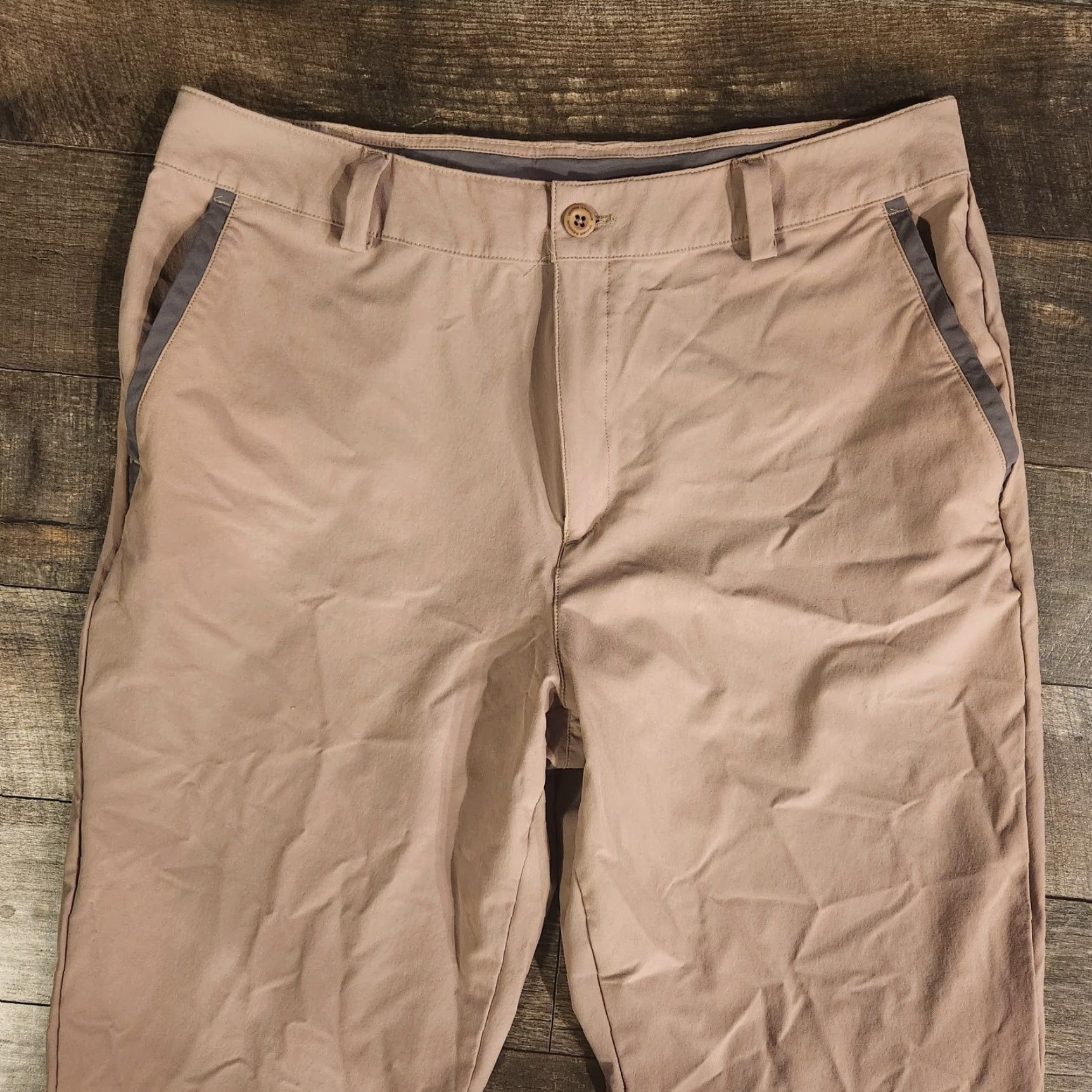 Under Armour Under Armour Pants Men 34x32 Brown Tan Stretch Performance Golf Flex Casual Pants Mens Regular 34 Flat Front Athletic Chino Straight Inseam 32 Size US 34 / EU 50 - 3 Thumbnail