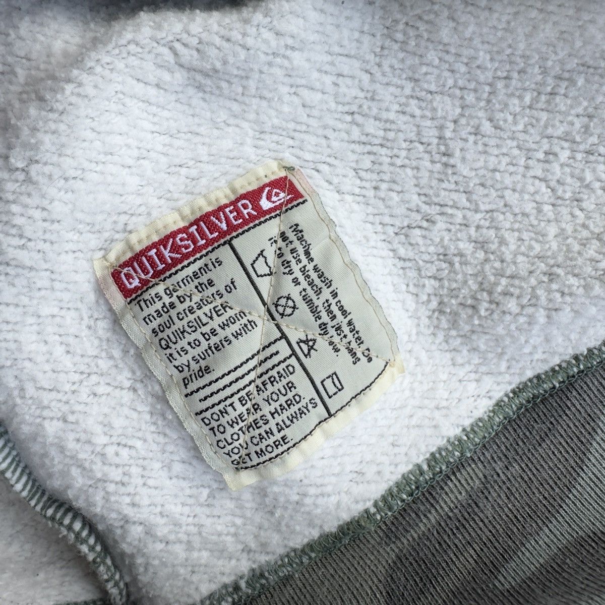 Quiksilver VINTAGE QUIK SILVER SPELL OUT BIG LOGO CAMO 90’s SWEATSHIRT Size US XL / EU 56 / 4 - 5 Thumbnail