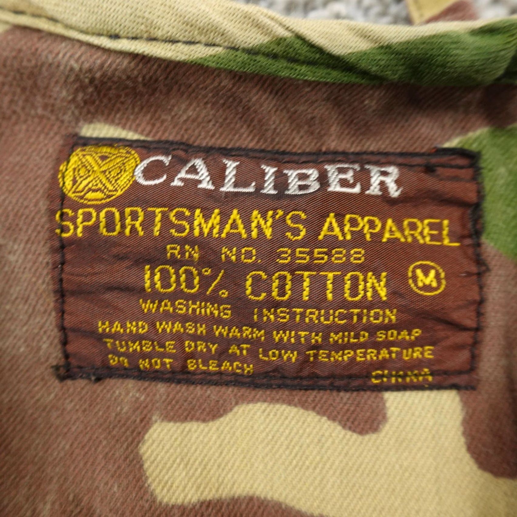 Vintage VINTAGE Caliber Vest Shirt Men M Green Camouflage Hunting Outdoors Pockets Button Military Jacket Size US M / EU 48-50 / 2 - 3 Thumbnail