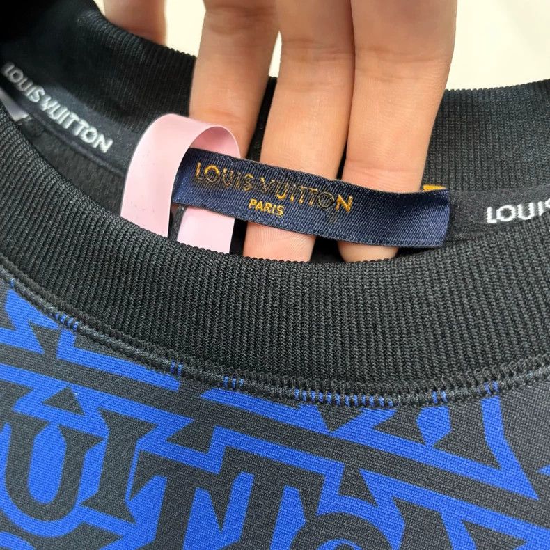 Louis Vuitton Louis Vuitton Sports short sleeves 2503-Nextarrow Size US XS / EU 42 / 0 - 4 Thumbnail