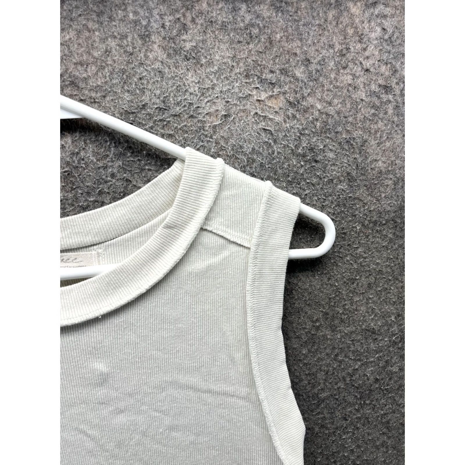 Free People Free People Tank Woman Large White Cropped Crew Neck Knit Jersey We The Free Shirt Sleeveless Casual Summer Womens Size L / US 10 / IT 46 - 7 Thumbnail