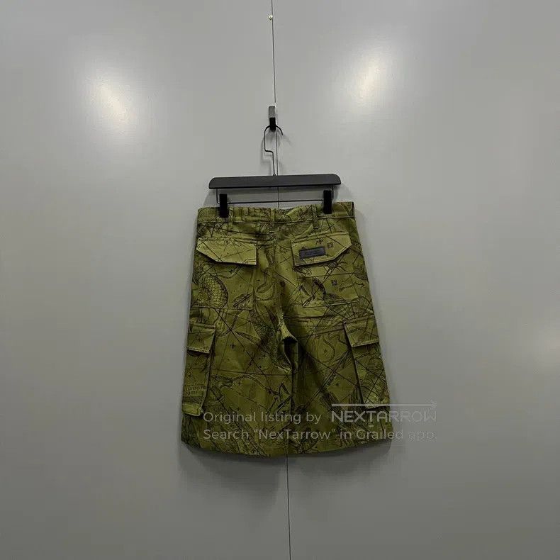 Givenchy Givenchy Graffiti Animal Line Print Shorts (Size 46) Size US 30 / EU 46 - 2 Thumbnail