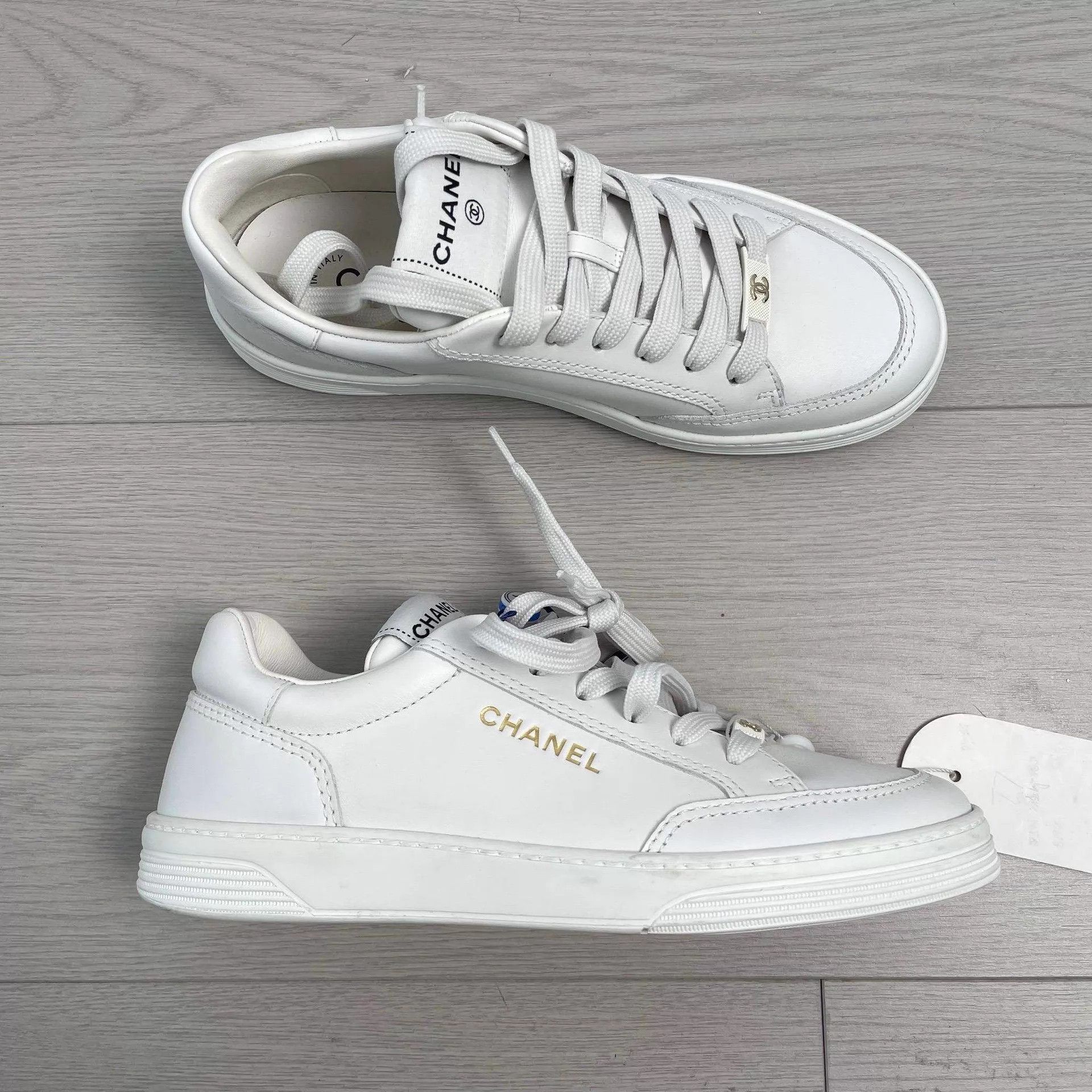Chanel Chanel Leather White Flats 38.5 Size US 8 / IT 38 - 1 Thumbnail