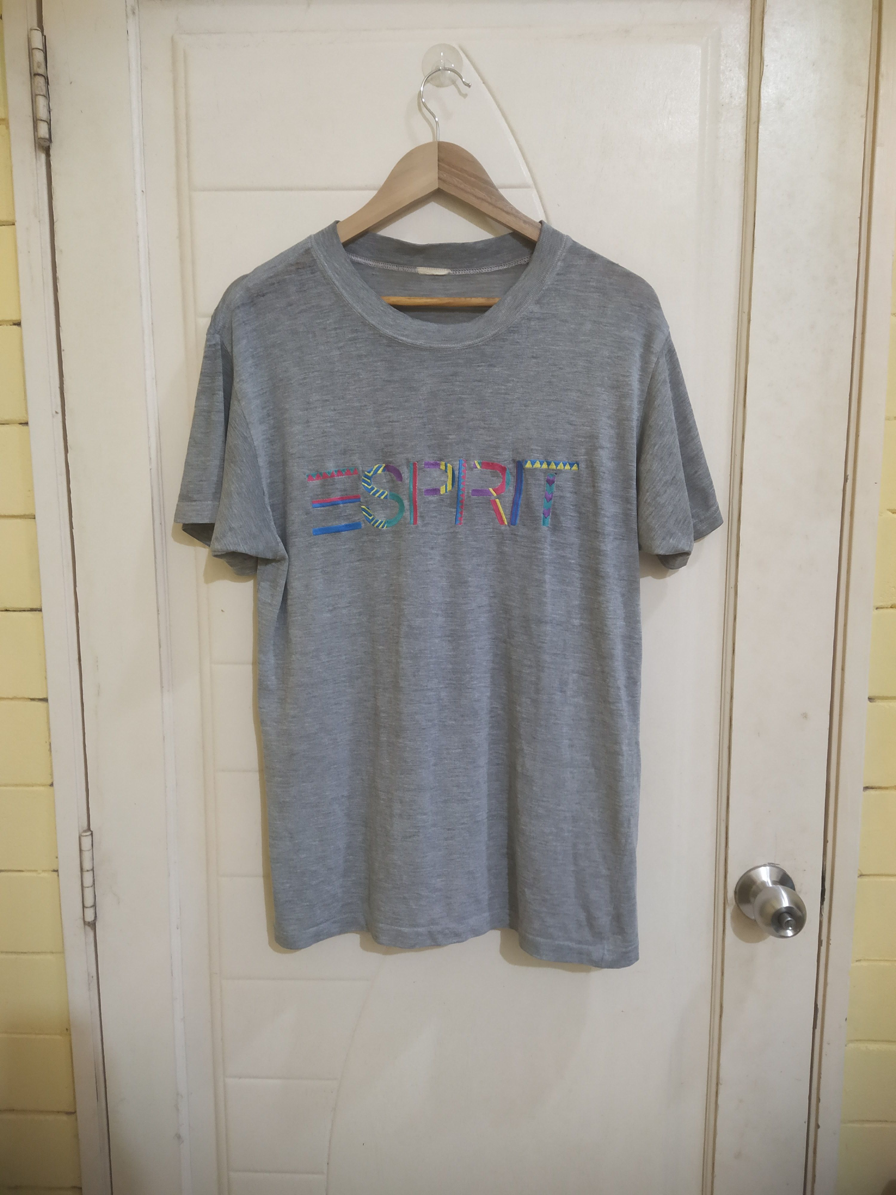 Vintage Esprit Embroidery Spell Out vintage Rainbow Colour Size US L / EU 52-54 / 3 - 1 Thumbnail