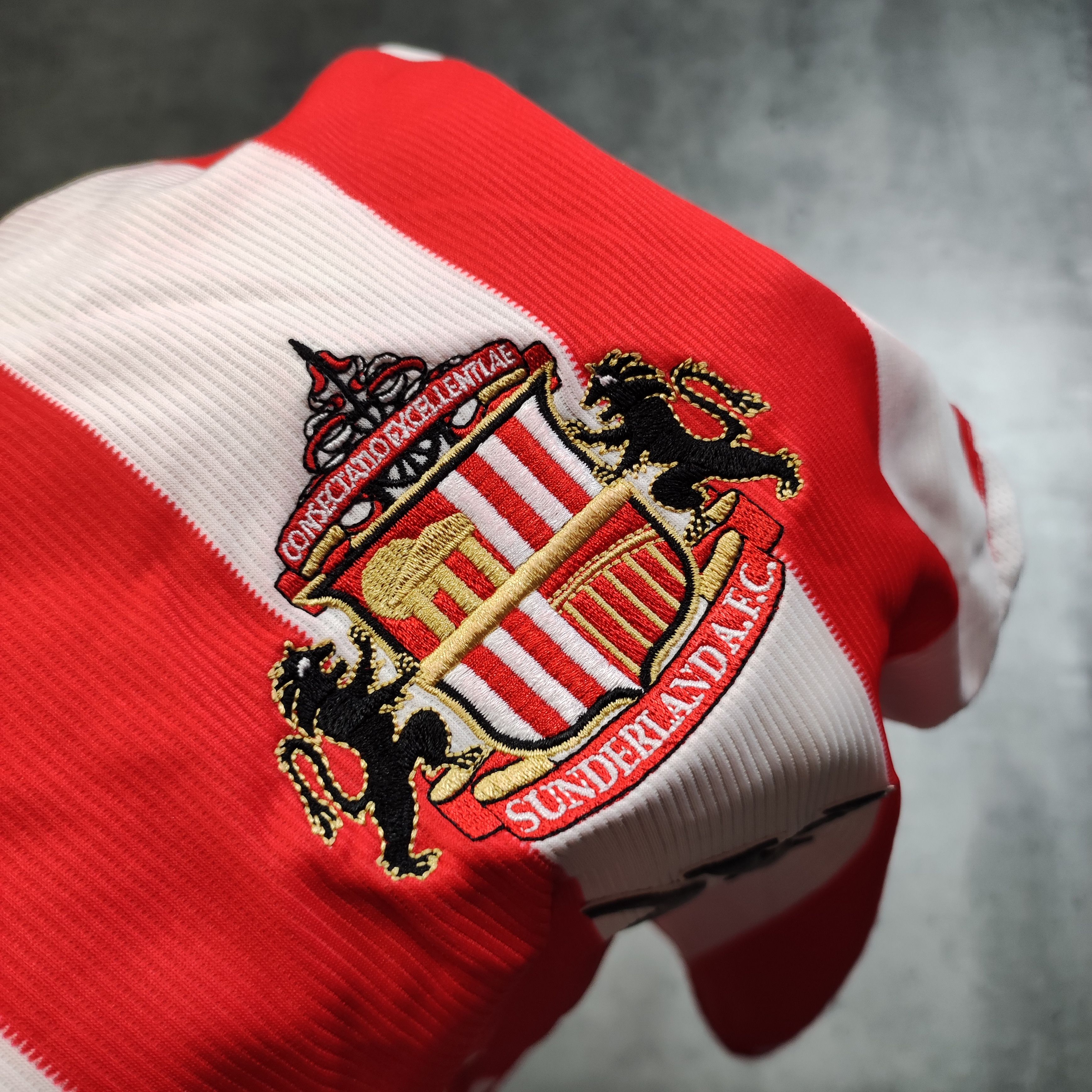 Vintage RARE Vintage 2004 Sunderland FC Football #9 Home Jersey Size US XL / EU 56 / 4 - 7 Thumbnail