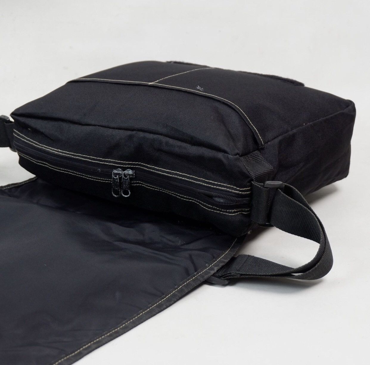 Stussy × Vintage Stussy Vintage Outdoor All Season Gear Messenger/Sling Bag Size ONE SIZE - 7 Thumbnail