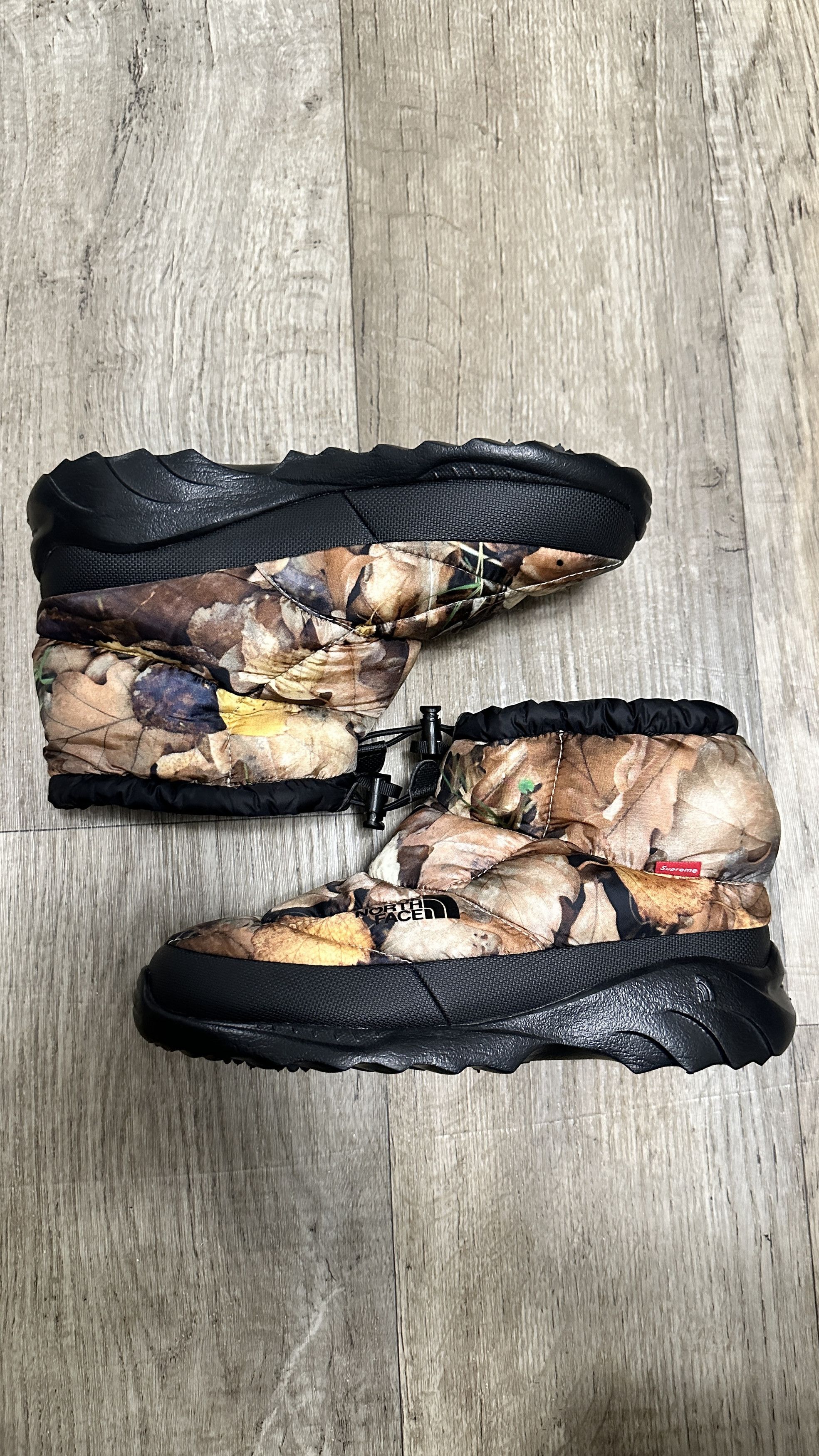 Supreme × The North Face The North Face Nuptse Bootie Supreme Leaves Size US 8 / EU 41 - 4 Thumbnail