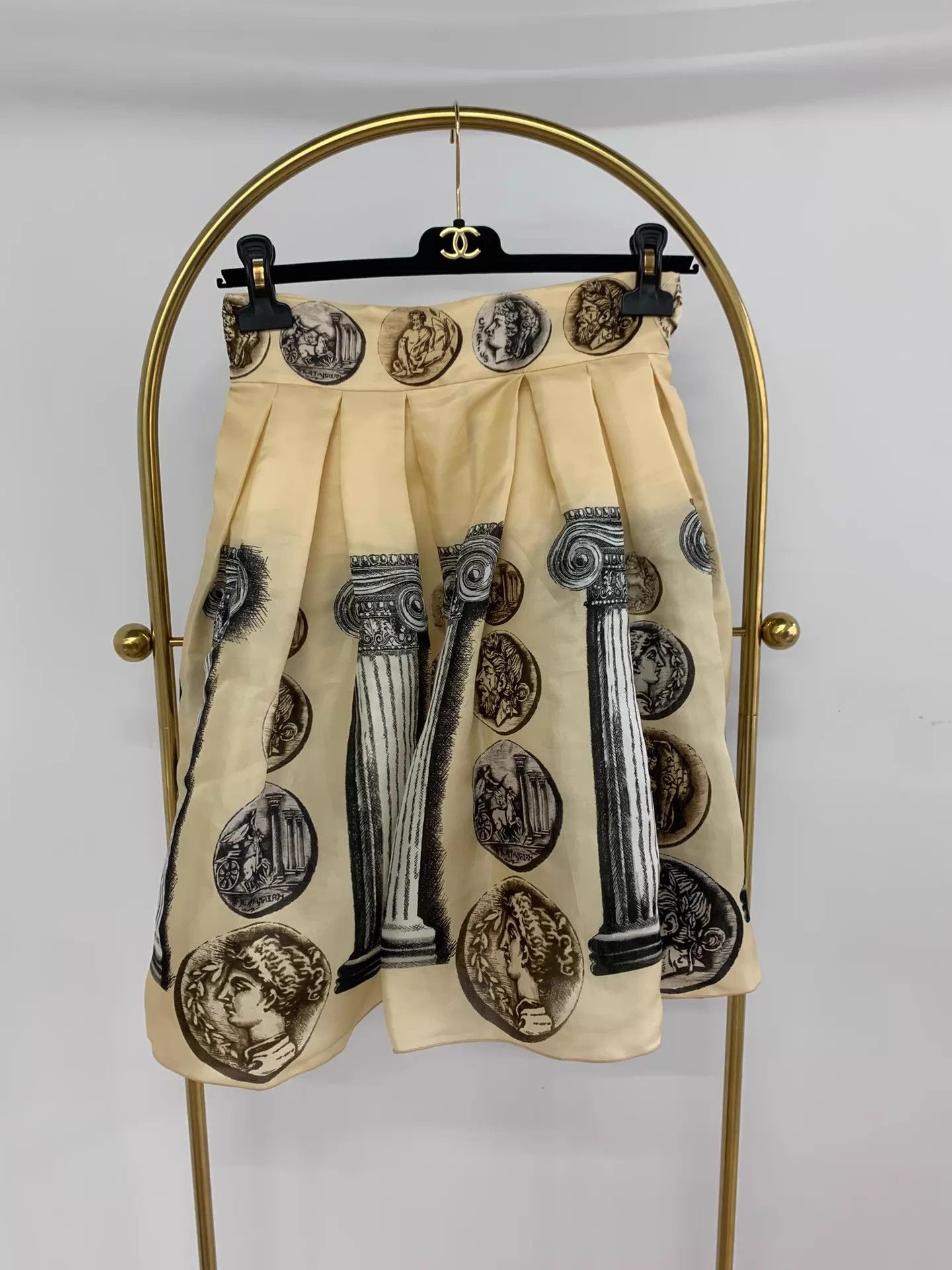 Dolce & Gabbana DG light yellow printed ruched skirt 40 new Size 27" / US 4 / IT 40 - 1 Thumbnail