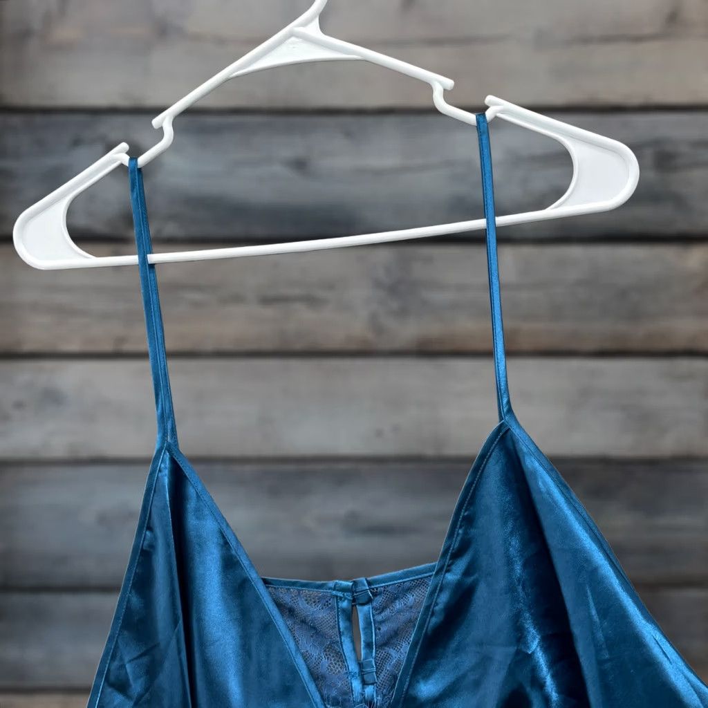 Vintage NWT Fredericks of Hollywood Delphine Bralette Womens 1X Blue Satin Lace Cami Size ONE SIZE - 1 Thumbnail