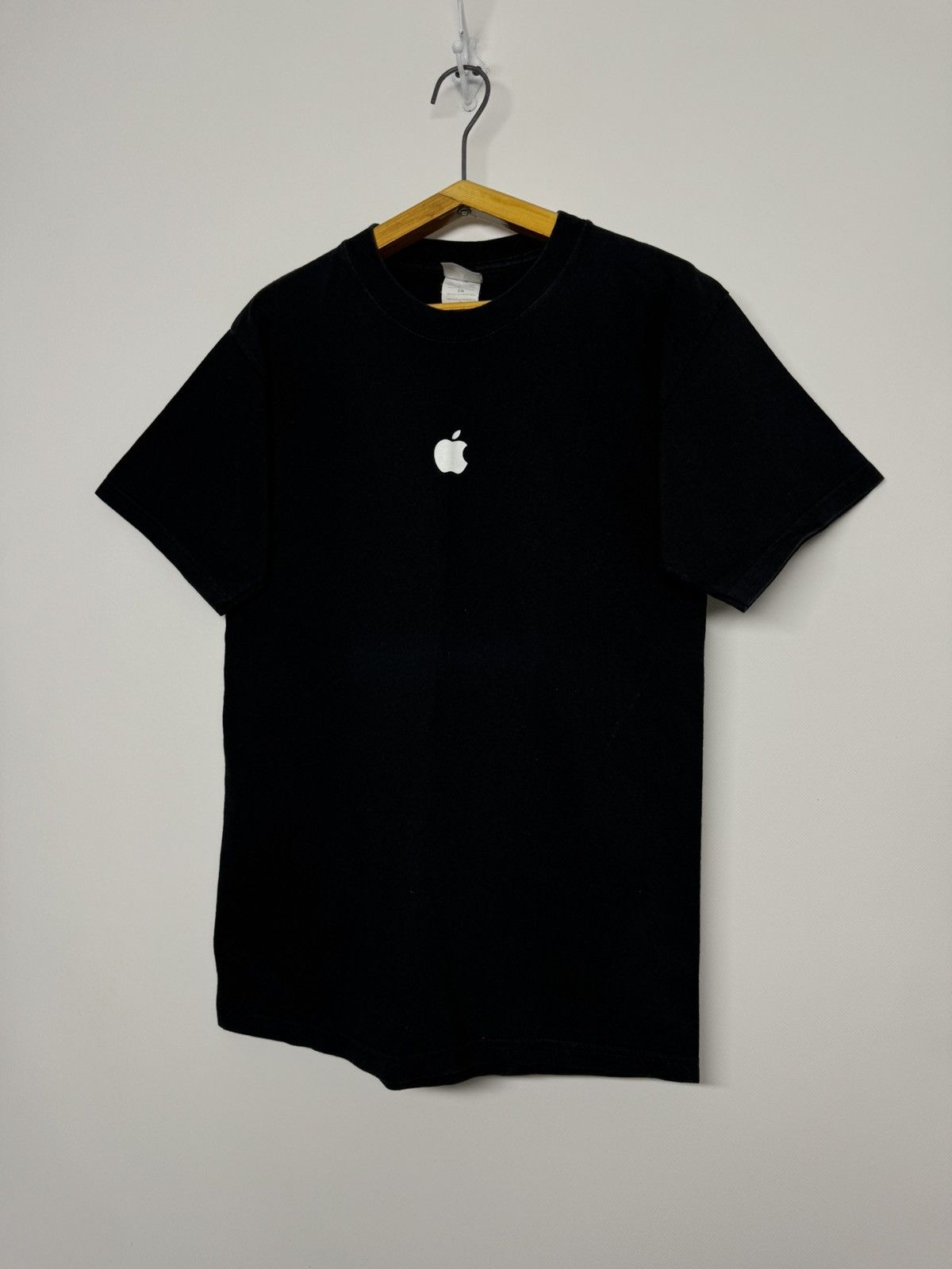 Hanes Vintage Y2K Apple Logo Employee T-Shirt Size US S / EU 44-46 / 1 - 3 Thumbnail