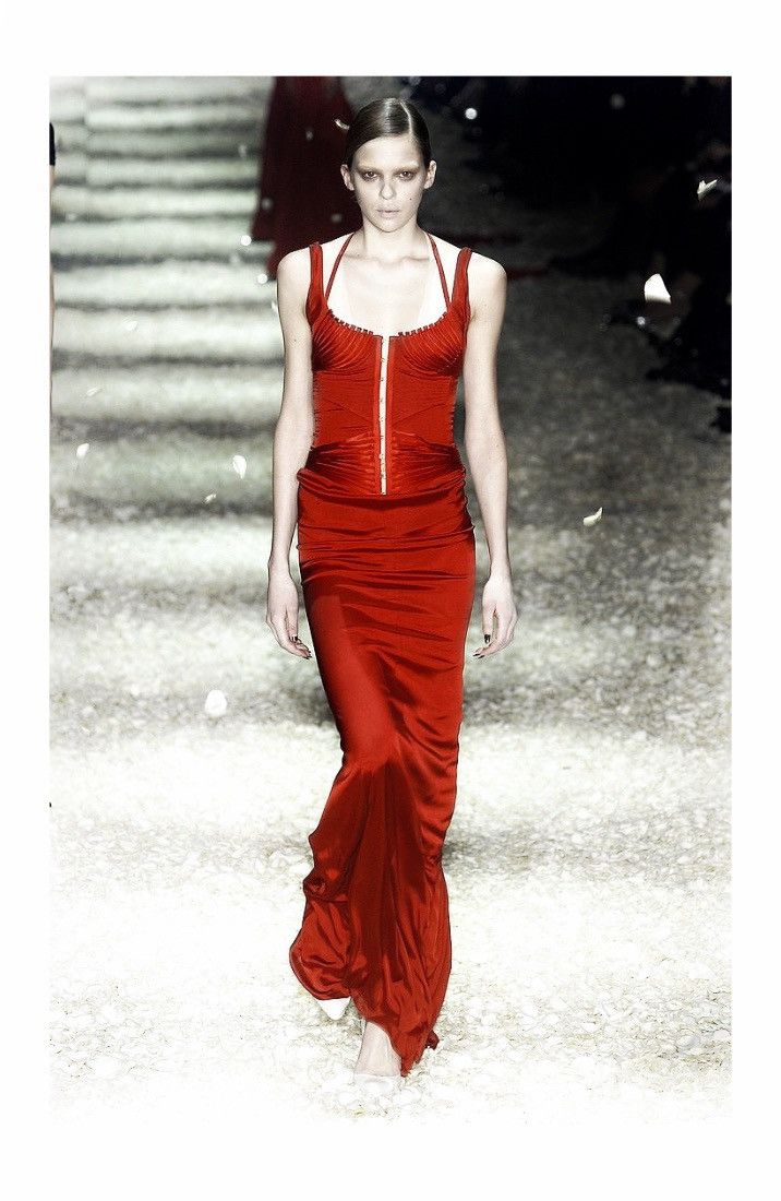 Gucci Runway Gucci by Tom Ford FW2003 red silk corseted dress Size M / US 6-8 / IT 42-44 - 9 Thumbnail