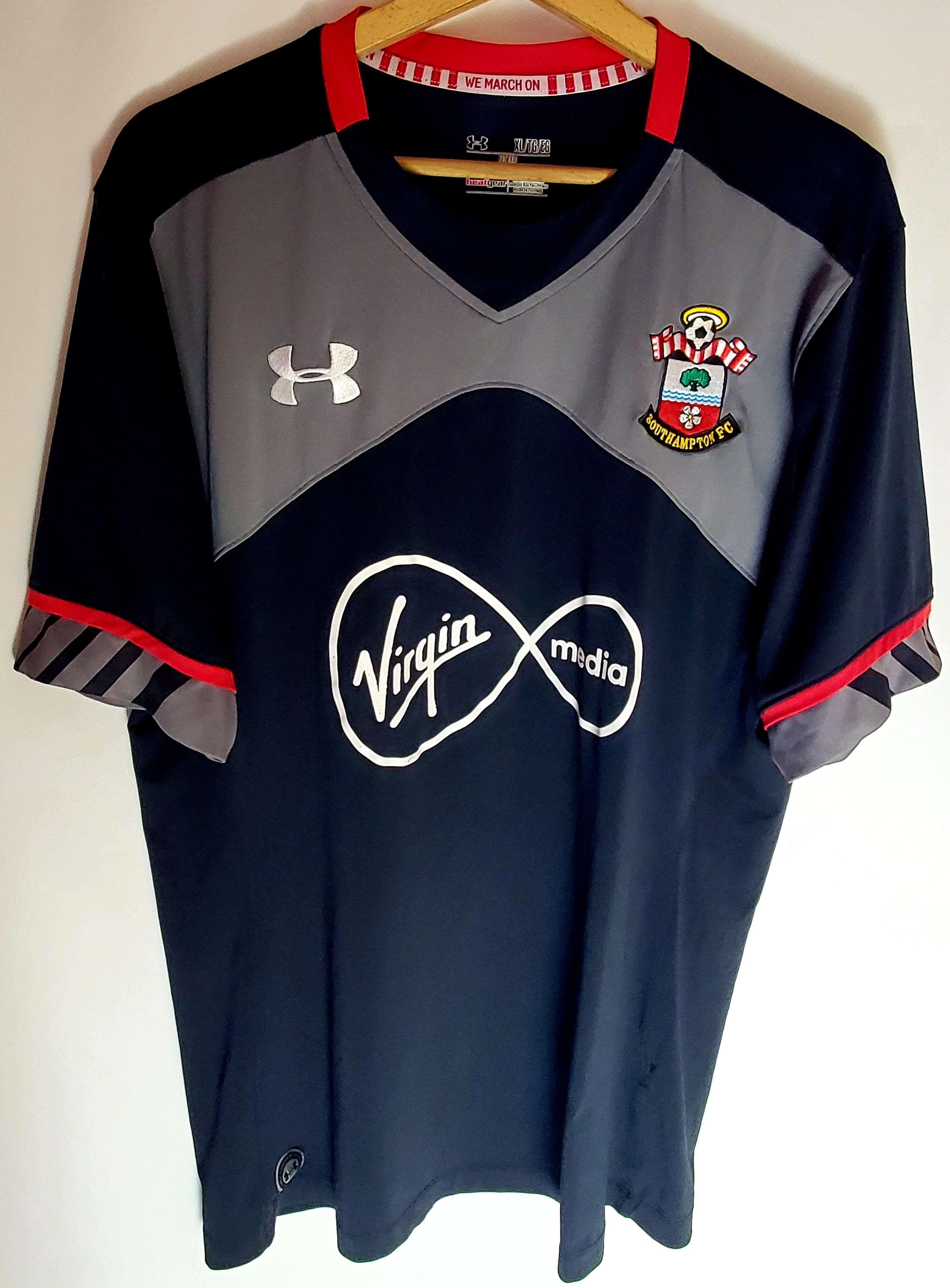 Under Armour SOUTHAMPTON 2016/2017 FOOTBALLJERSEY AWAY perfect condition Size US XL / EU 56 / 4 - 1 Thumbnail