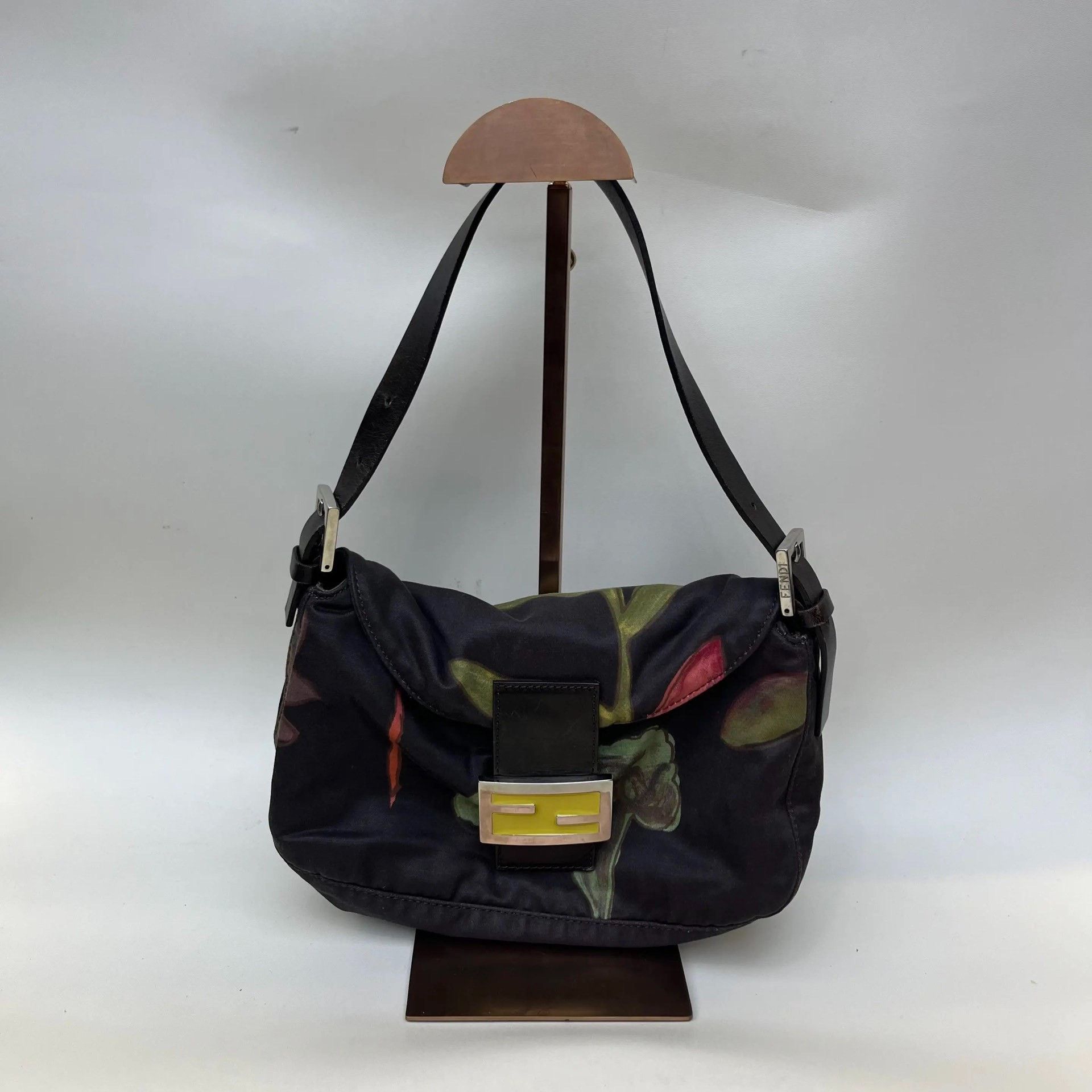 Fendi Pre-loved Bag Very good condition Size ONE SIZE - 1 Thumbnail