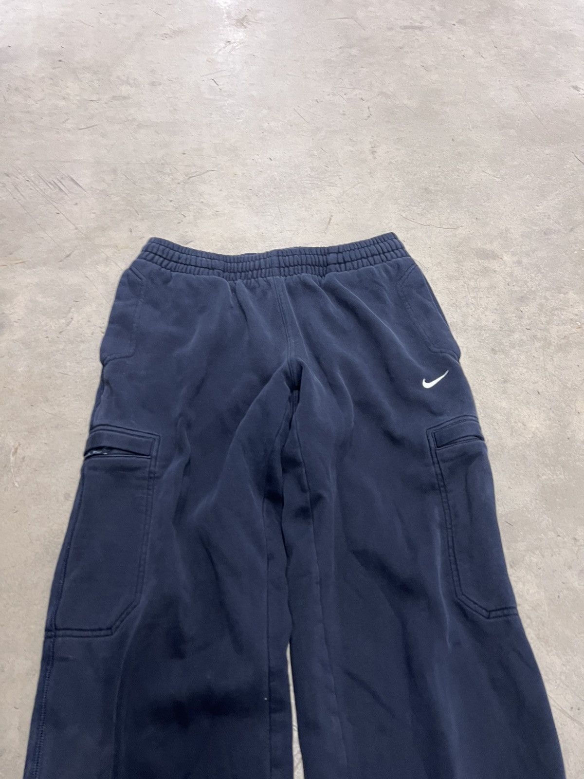 Nike Y2K vintage baggy Nike navy cargo sweatpants Size US 30 / EU 46 - 2 Thumbnail