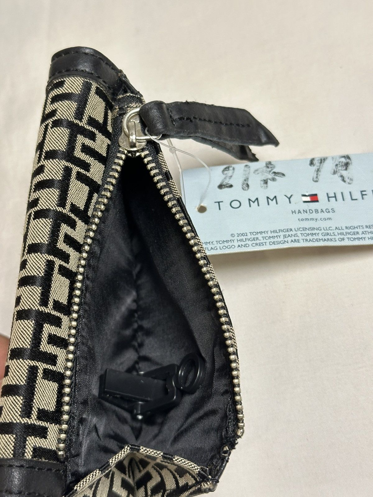 Tommy Hilfiger Tommy Hilfiger monogram canvas wallet. Size ONE SIZE - 14 Thumbnail