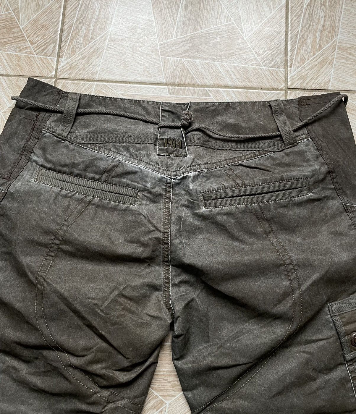 Helly Hansen Rare Helly Hansen Outdoor Nylon Distressed Nylon Pants 28 Size US 28 / EU 44 - 3 Thumbnail