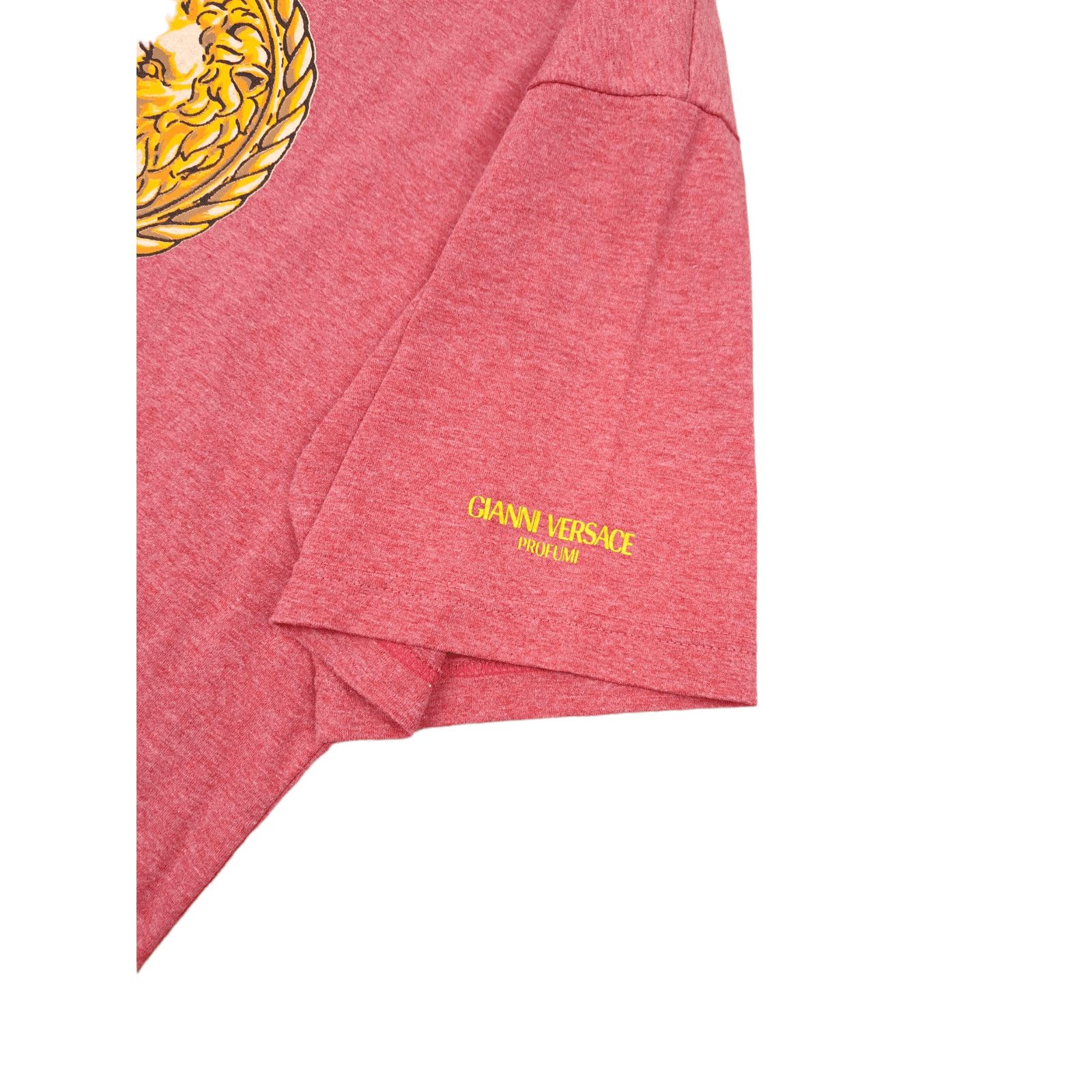 Versace × Vintage 💎 Vintage Gianni Versace Profumi Big Logo Pink T-shirt Size US L / EU 52-54 / 3 - 4 Thumbnail