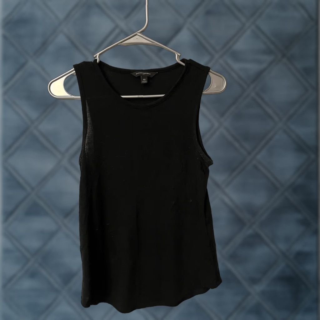 Banana Republic Banana Republic Blouse Shirt Sleeveless Women's XS Black Round Neck V-Neck Casual Solid Tank Top Lightweight Knit Pullover Size XS / US 0-2 / IT 36-38 - 1 Thumbnail