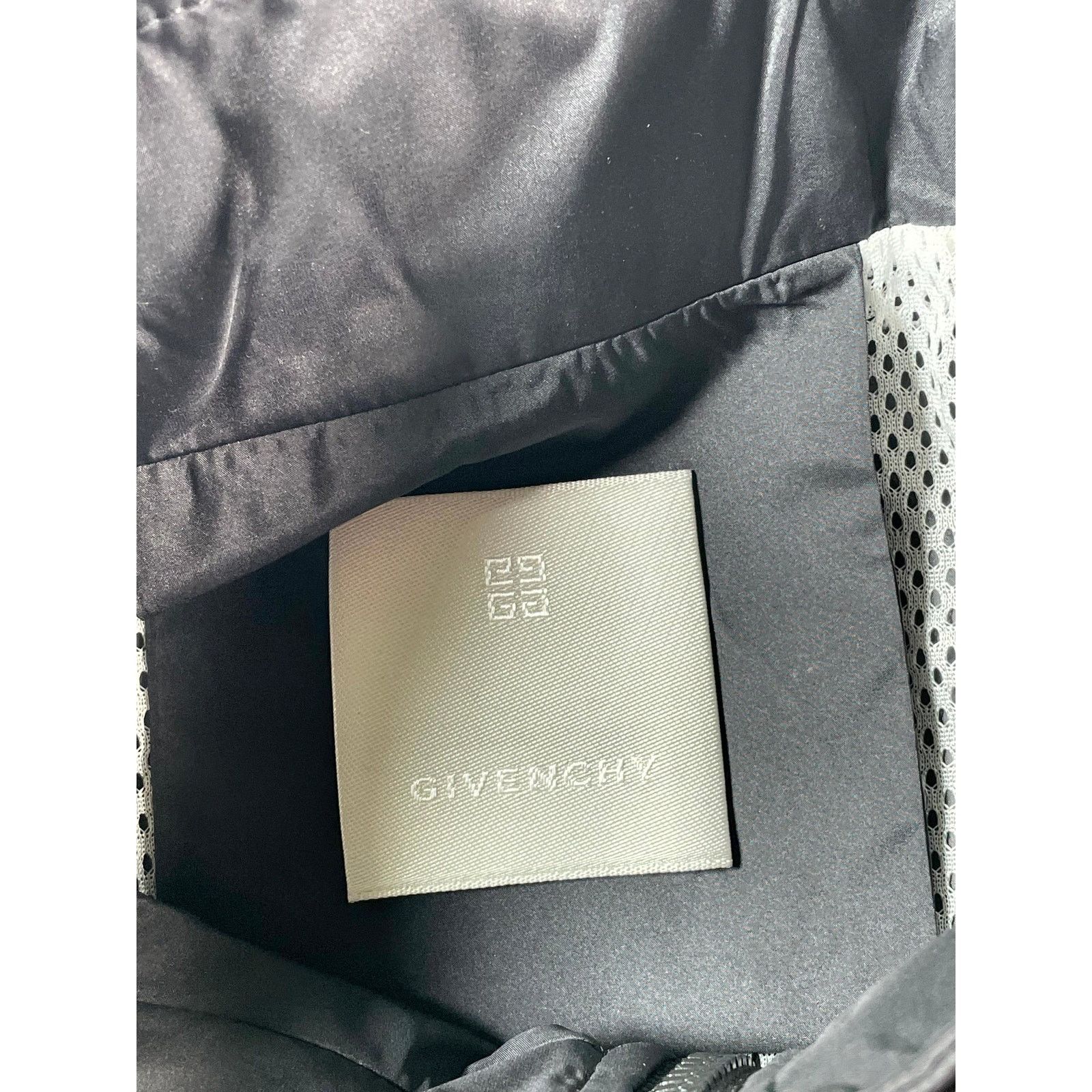 Givenchy Givenchy Nylon Windbreaker Small Logo Black Track Jacket Size US M / EU 48-50 / 2 - 3 Thumbnail