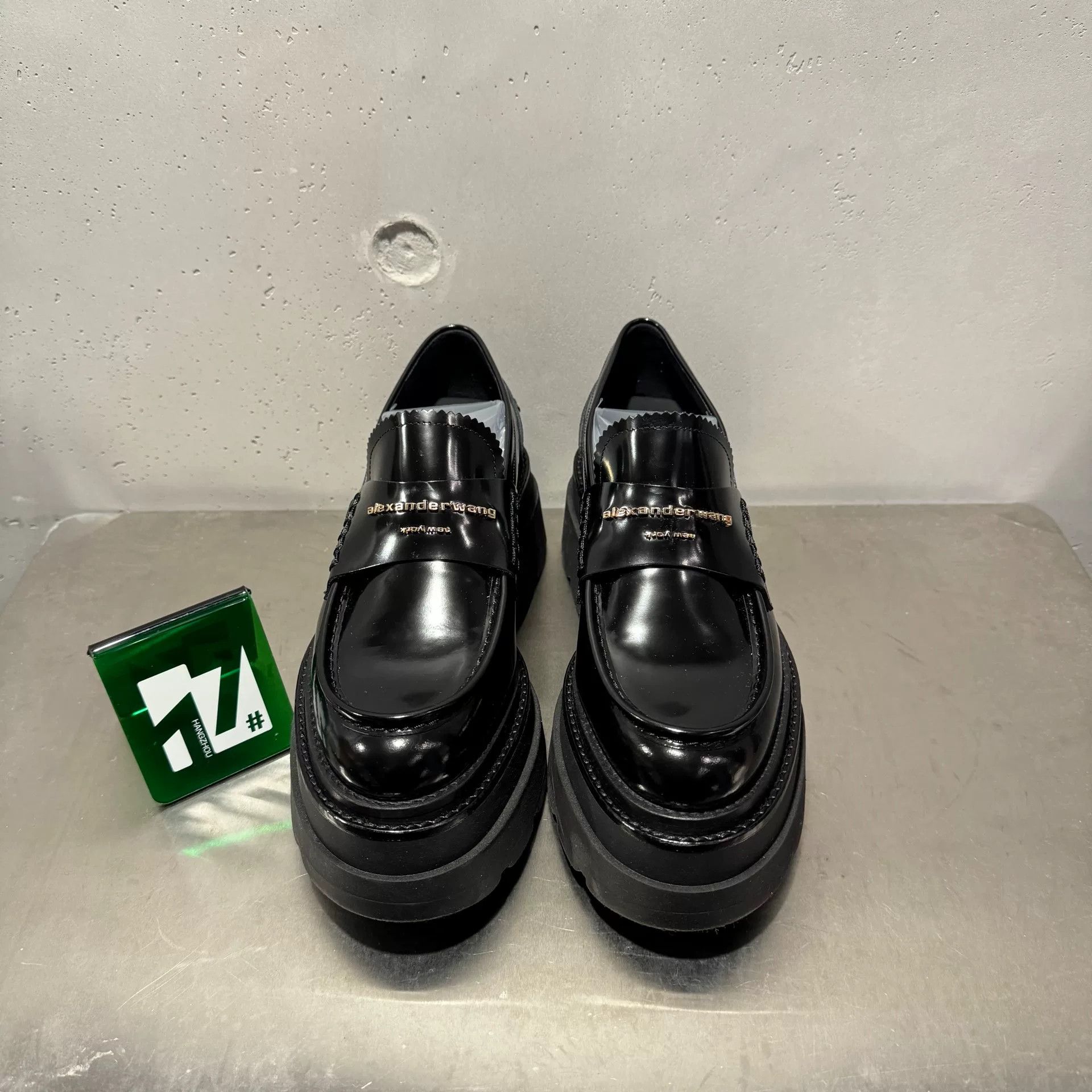 Alexander Wang Alexander Wang Green Lowtop Sneakers 39 Women Size US 8.5 / IT 38.5 - 1 Thumbnail