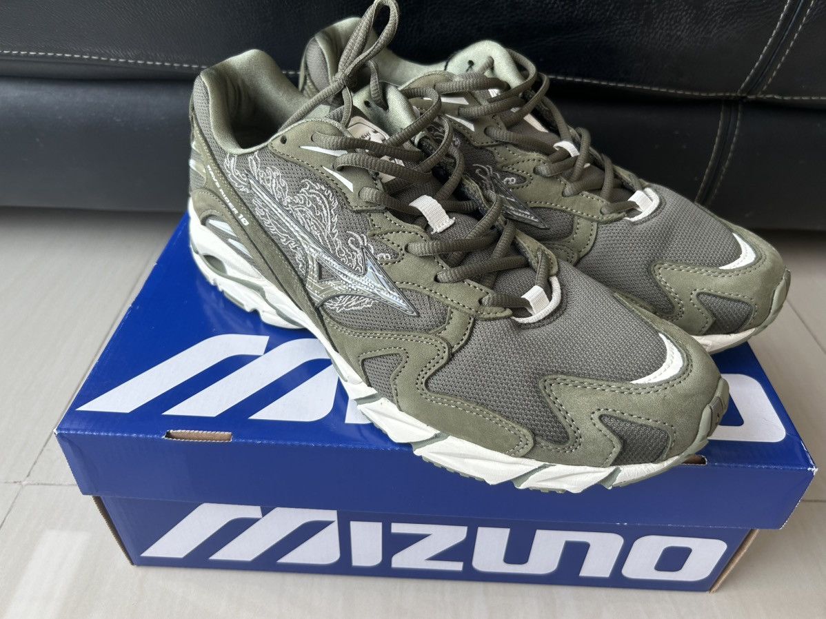 Maharishi × Mizuno Maharishi mizuno waverider 10 Size US 11.5 / EU 44-45 - 12 Thumbnail