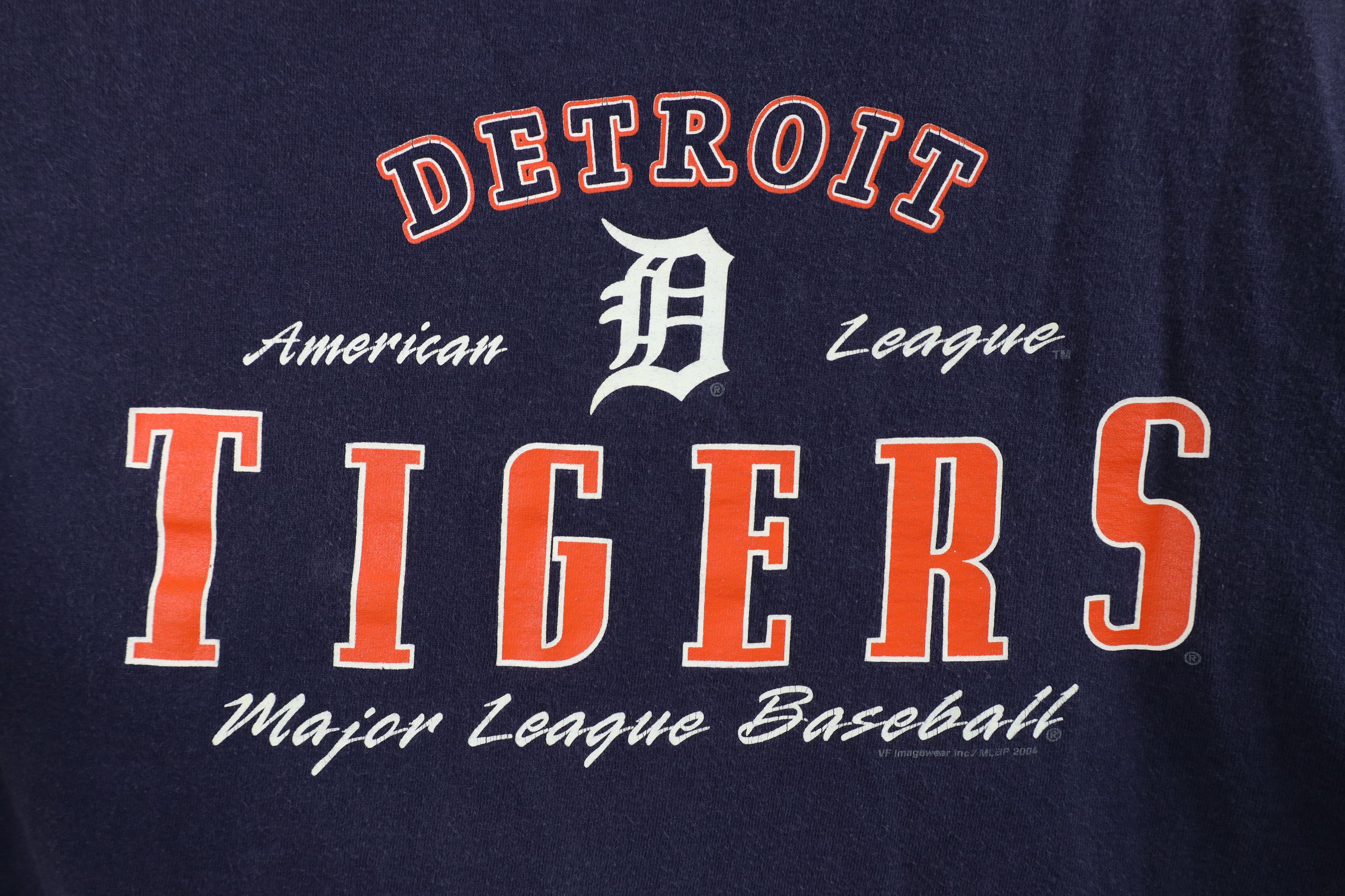 Vintage Vintage Y2K 2004 Tigers Baseball Old English D T-Shirt Size US L / EU 52-54 / 3 - 4 Thumbnail