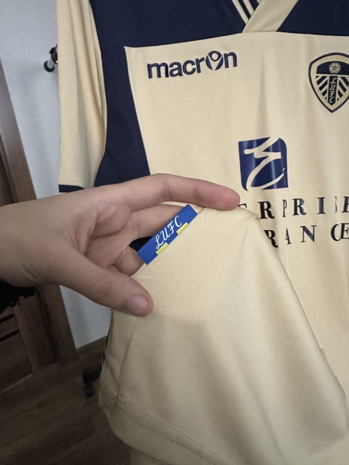 Macron 2013/2014 FC Leeds Macron Soccer Jersey T-Shirt Size US L / EU 52-54 / 3 - 7 Thumbnail