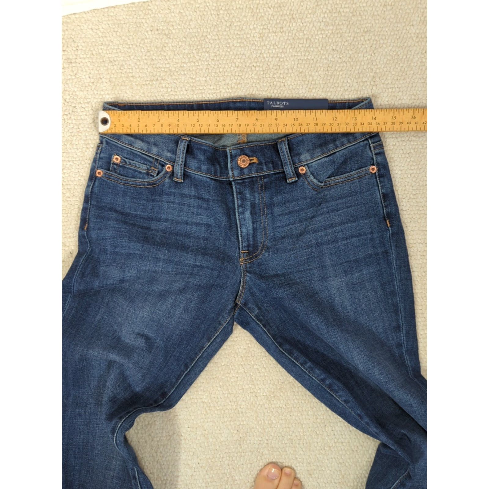 Talbots TALBOTS Flawless Girlfriend Jeans Blue Denim 2P Petite 5-Pocket Ankle Denim Medium Wash Rolled Up Cuffs Zip Button Closure Womens Size 26" / US 2 / IT 38 - 7 Thumbnail