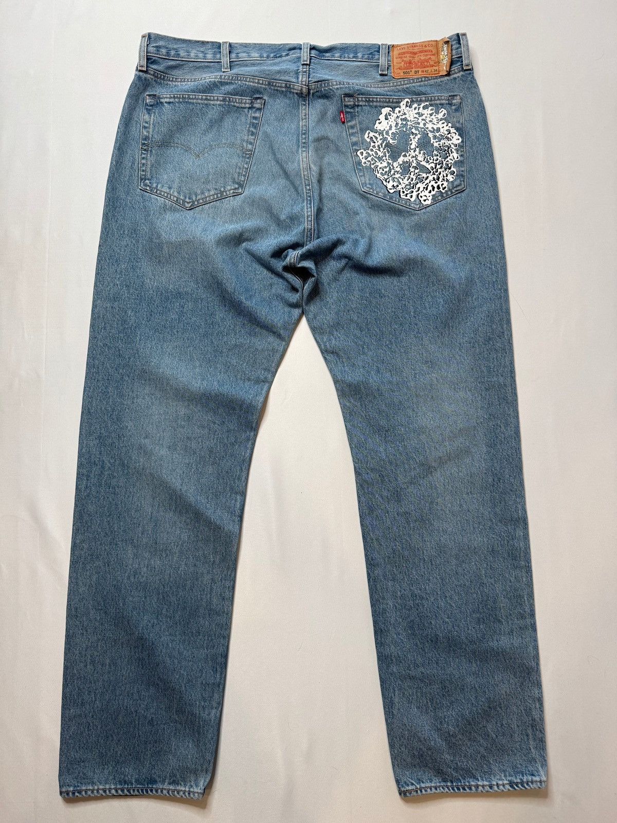 DENIM TEARS × Levi's Denim Tears x Levi’s Peace in My Pocket jeans light wash Size US 34 / EU 50 - 1 Thumbnail