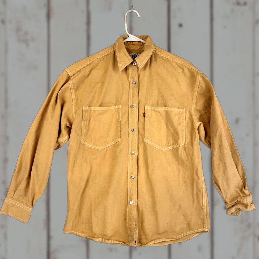 Levi's VINTAGE Levi's Shirt Womens Small Tan Cotton Twill Button Up Two Pockets 90s Size S / US 4 / IT 40 - 1 Thumbnail