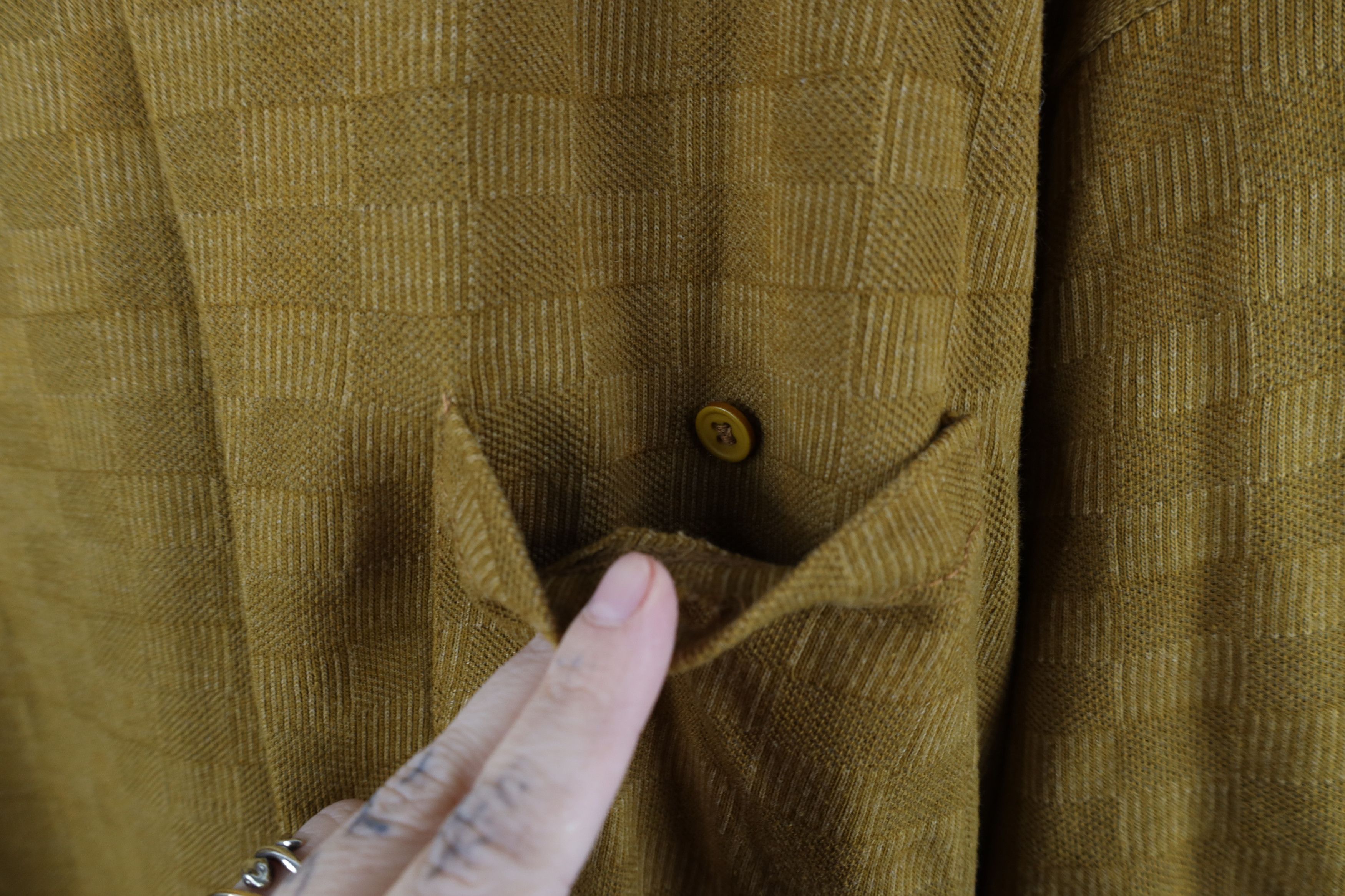 Vintage Vintage 90s Streetwear Checkered Knit Pocket T-Shirt Gold Size US XXL / EU 58 / 5 - 4 Thumbnail
