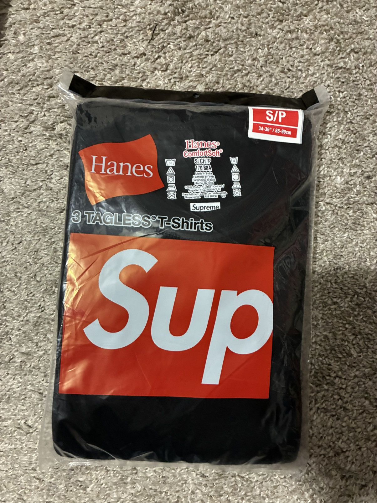 Hanes × Supreme Supreme x Hanes Tagless Tee Black (3 Pack) Size US S / EU 44-46 / 1 - 2 Thumbnail