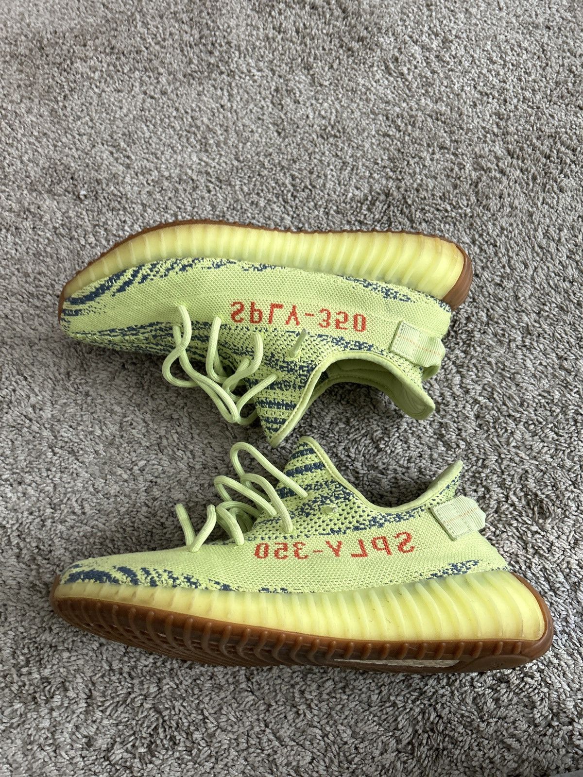 Yeezy Yeezy Boost 350 V2 Size US 10 / EU 43 - 4 Thumbnail