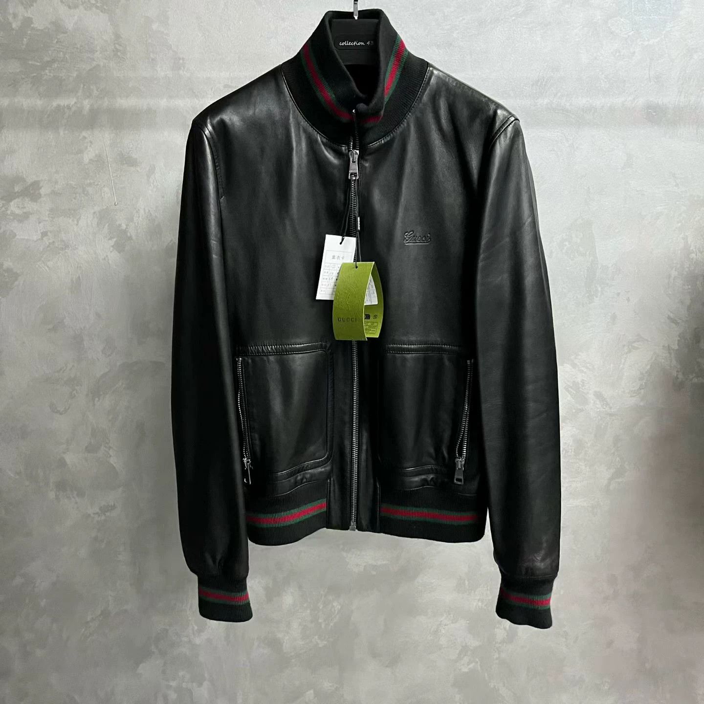 Gucci Gucci's latest black striped zippered long-sleeved jacket. Size US M / EU 48-50 / 2 - 1 Thumbnail