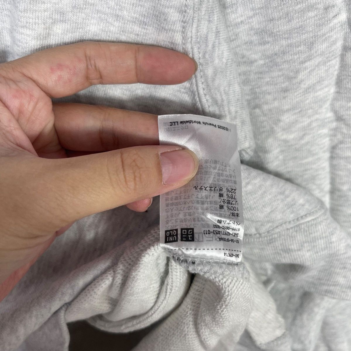 Uniqlo Uniqlo UT Peanuts Charlie Brown Snoopy Graphic Crewneck Size US M / EU 48-50 / 2 - 7 Thumbnail