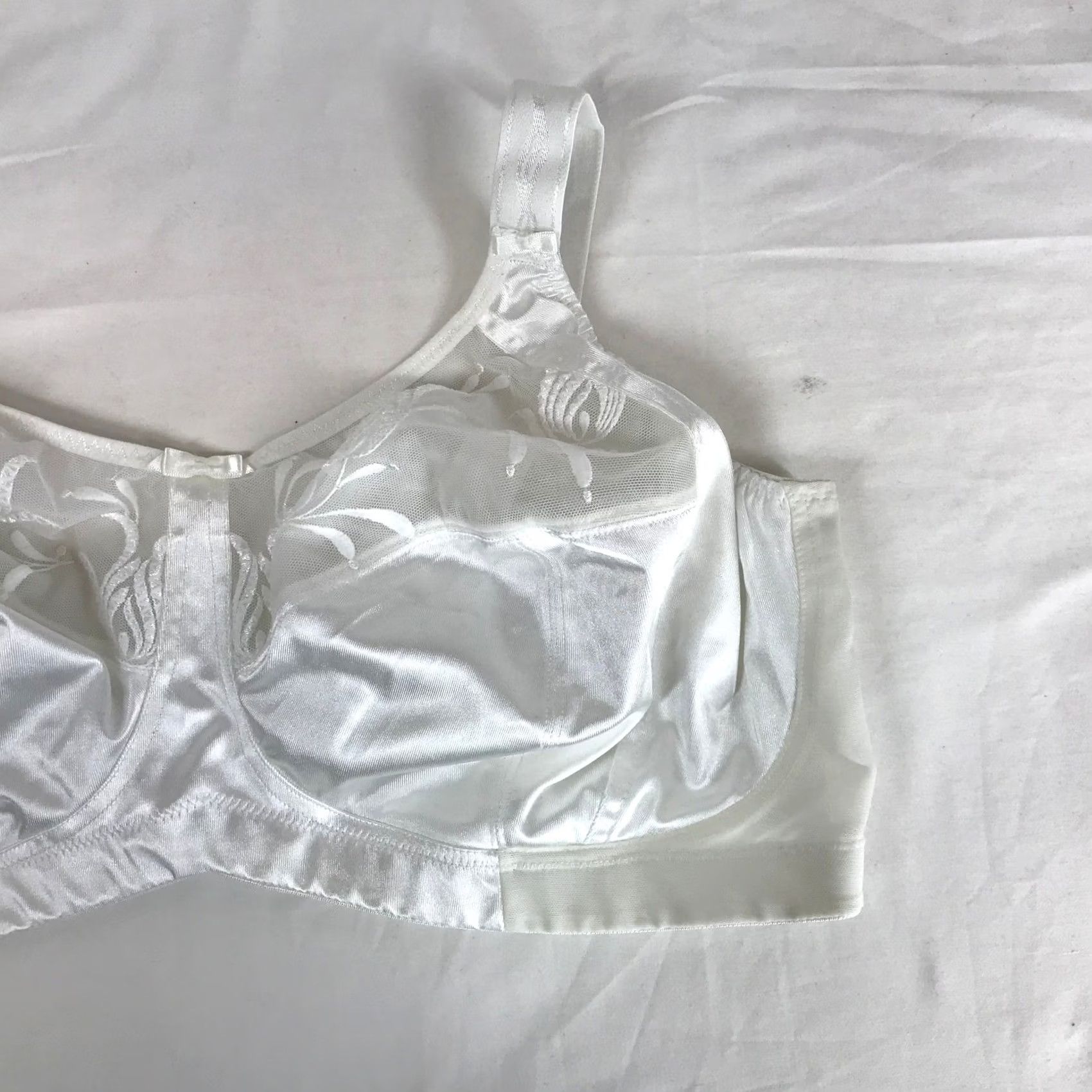 Vintage Elomi Cate Bra 44F White Floral Embroidery Full Coverage Underwire Size ONE SIZE - 3 Thumbnail
