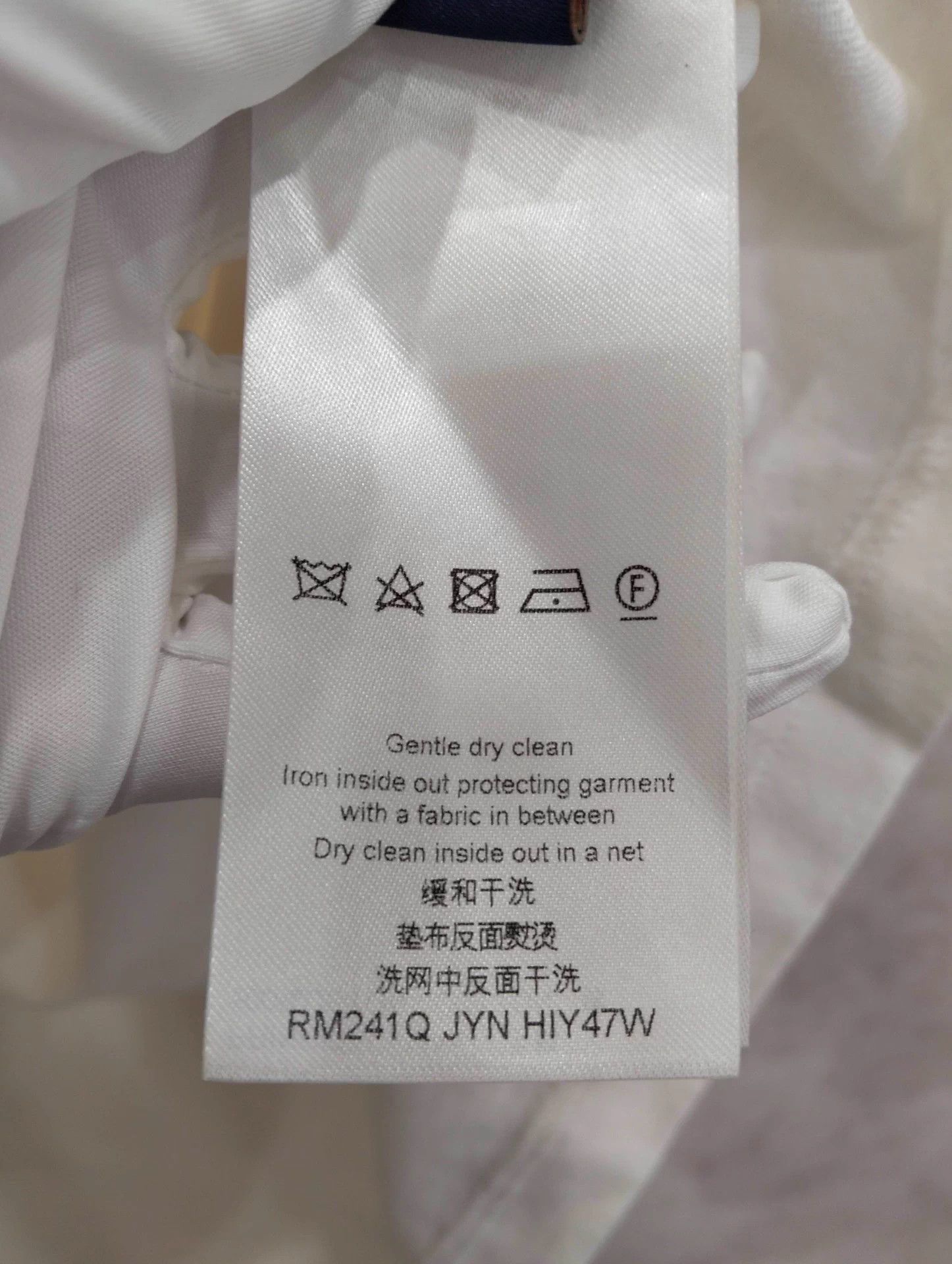 Louis Vuitton LV white back slogan short-sleeve tee M Size US M / EU 48-50 / 2 - 4 Thumbnail