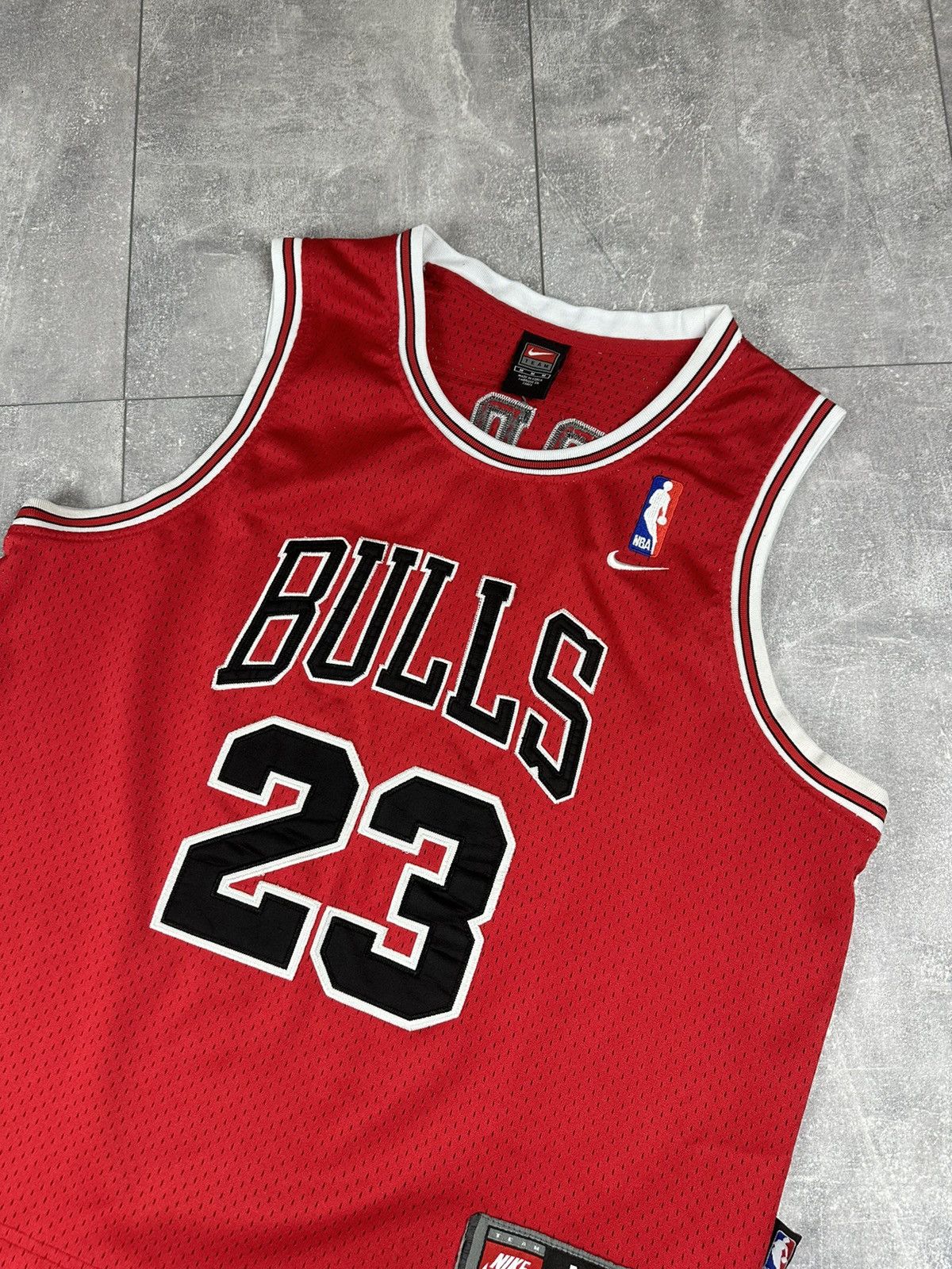 Other Jordan 23 Chicago Bulls NBA Basketball Jersey Size US M / EU 48-50 / 2 - 7 Thumbnail