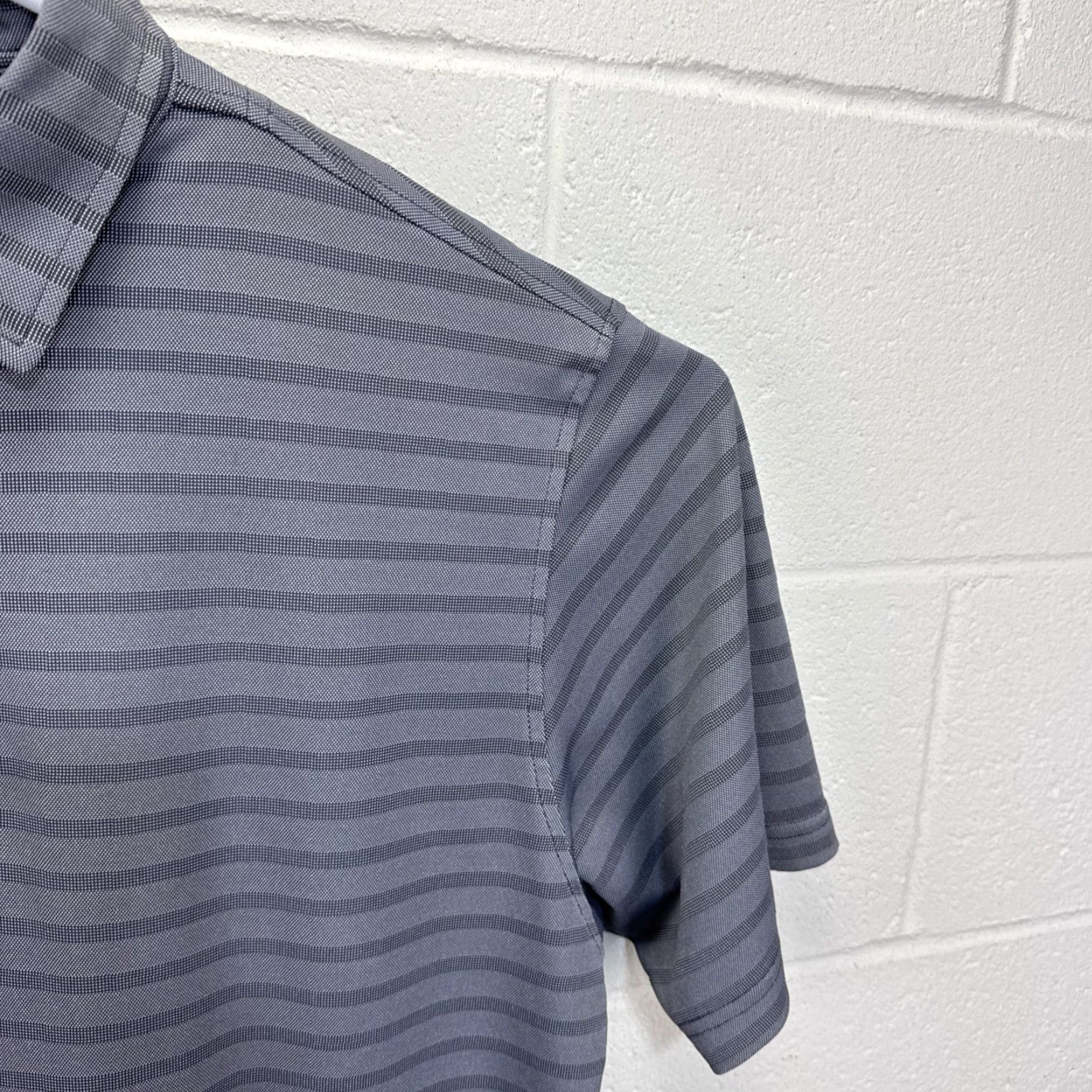 Footjoy FootJoy Gray Striped Short Sleeve Polo Shirt Men’s L Polyester Spandex Breathable Stretch Golf Polo Shirt Casual Activewear Logo Size US L / EU 52-54 / 3 - 5 Thumbnail