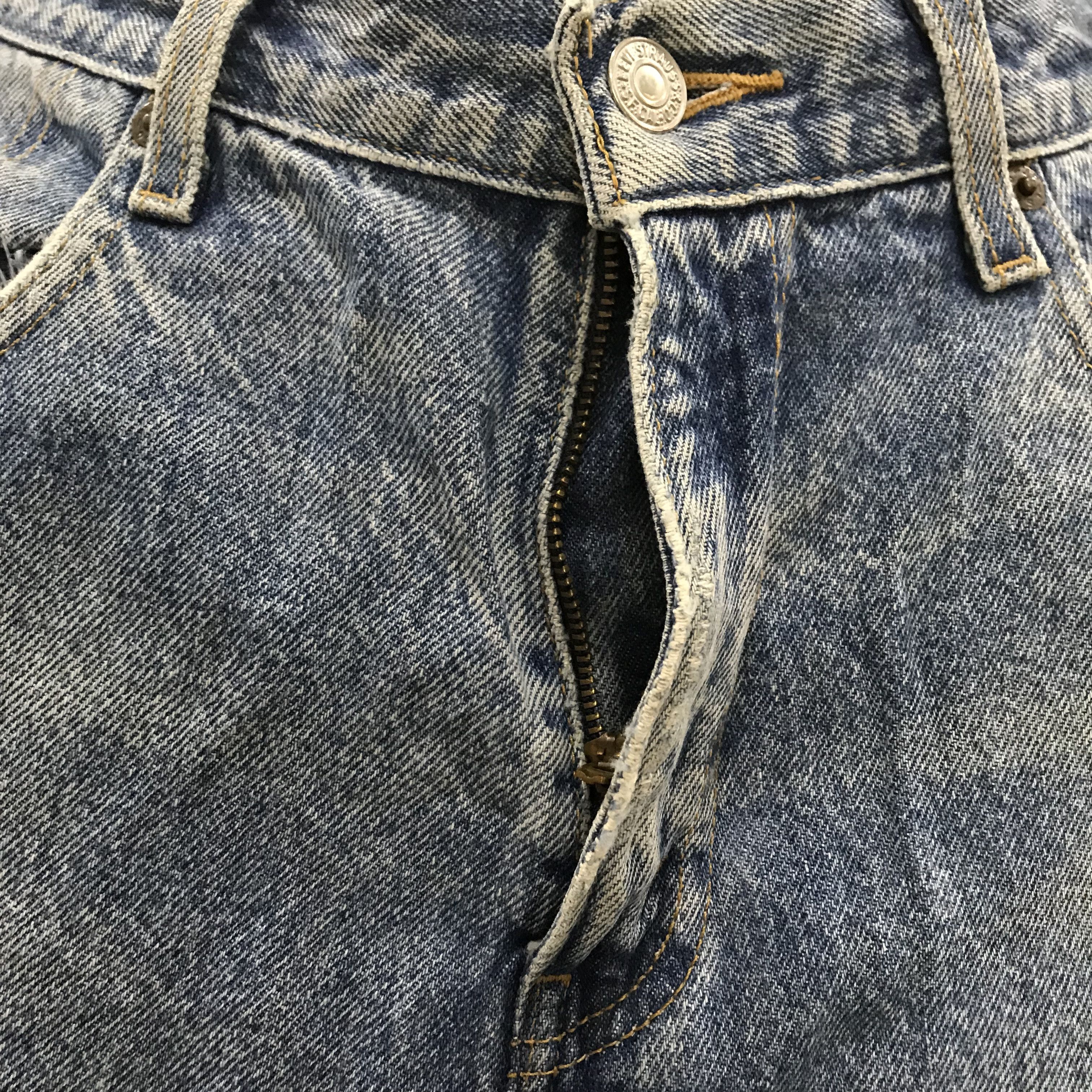 Levi's Vintage Levi’s 569 Loose Straight Light Wash Distressed Size US 34 / EU 50 - 7 Thumbnail