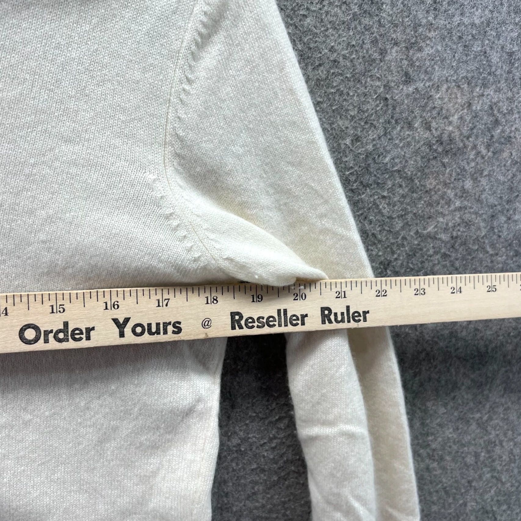 Ralph Lauren VINTAGE Lauren Ralph Lauren Sweater Womens Small Beige Cashmere Exclusive Fleece Button Size S / US 4 / IT 40 - 4 Thumbnail
