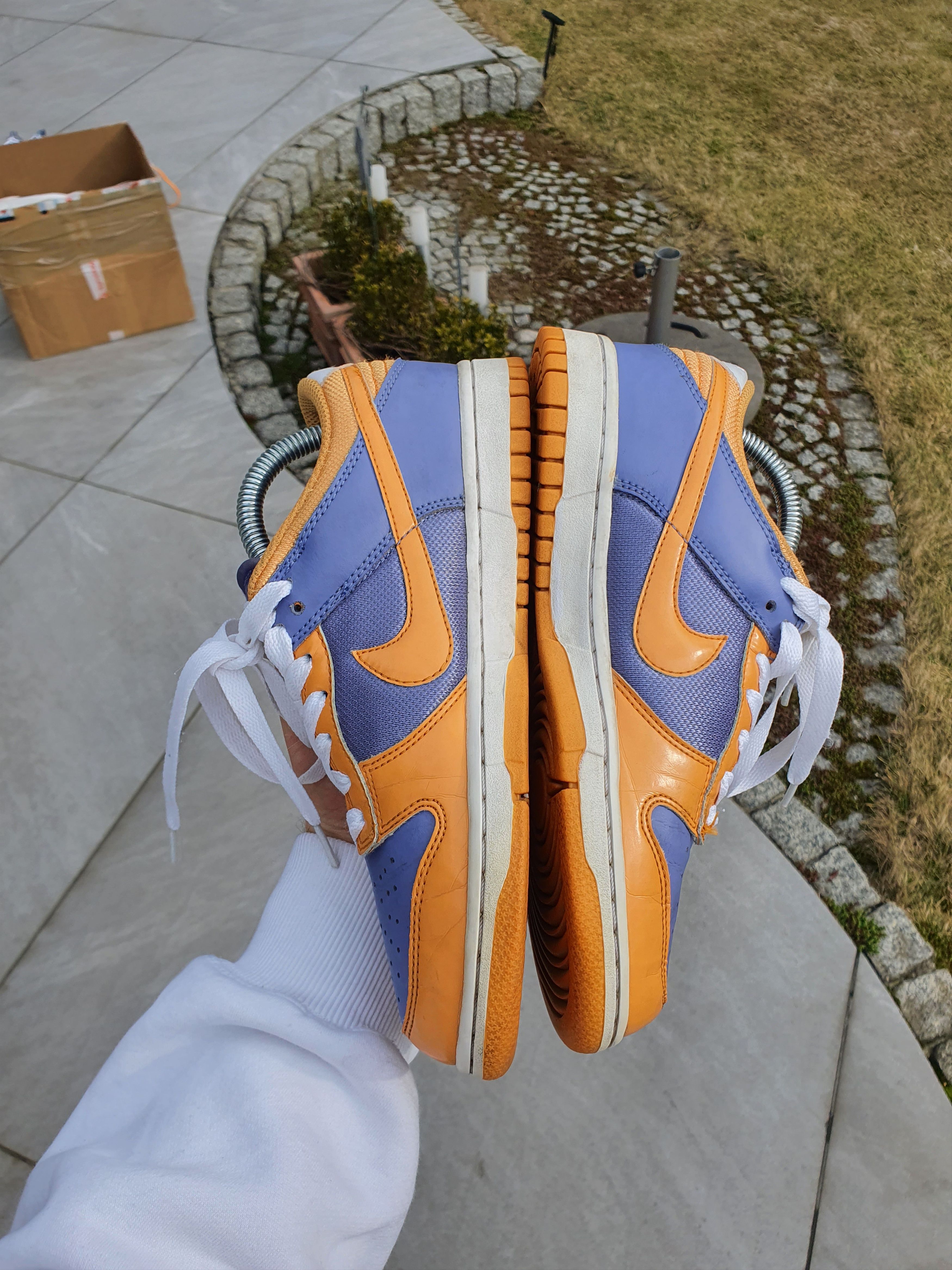 Nike 2008 Vintage Nike Dunk Low LA LAKERS Size US 6 / EU 39 - 2 Thumbnail