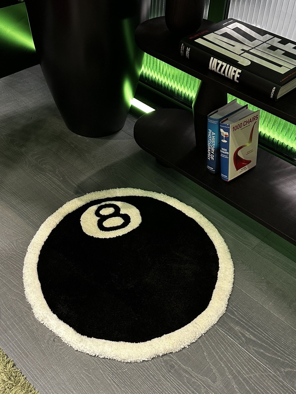 ステューシー　ラグ　8 BALL RUG Amazon.com: 8 Ball Rug, 32 inch Large Black Round Rug for